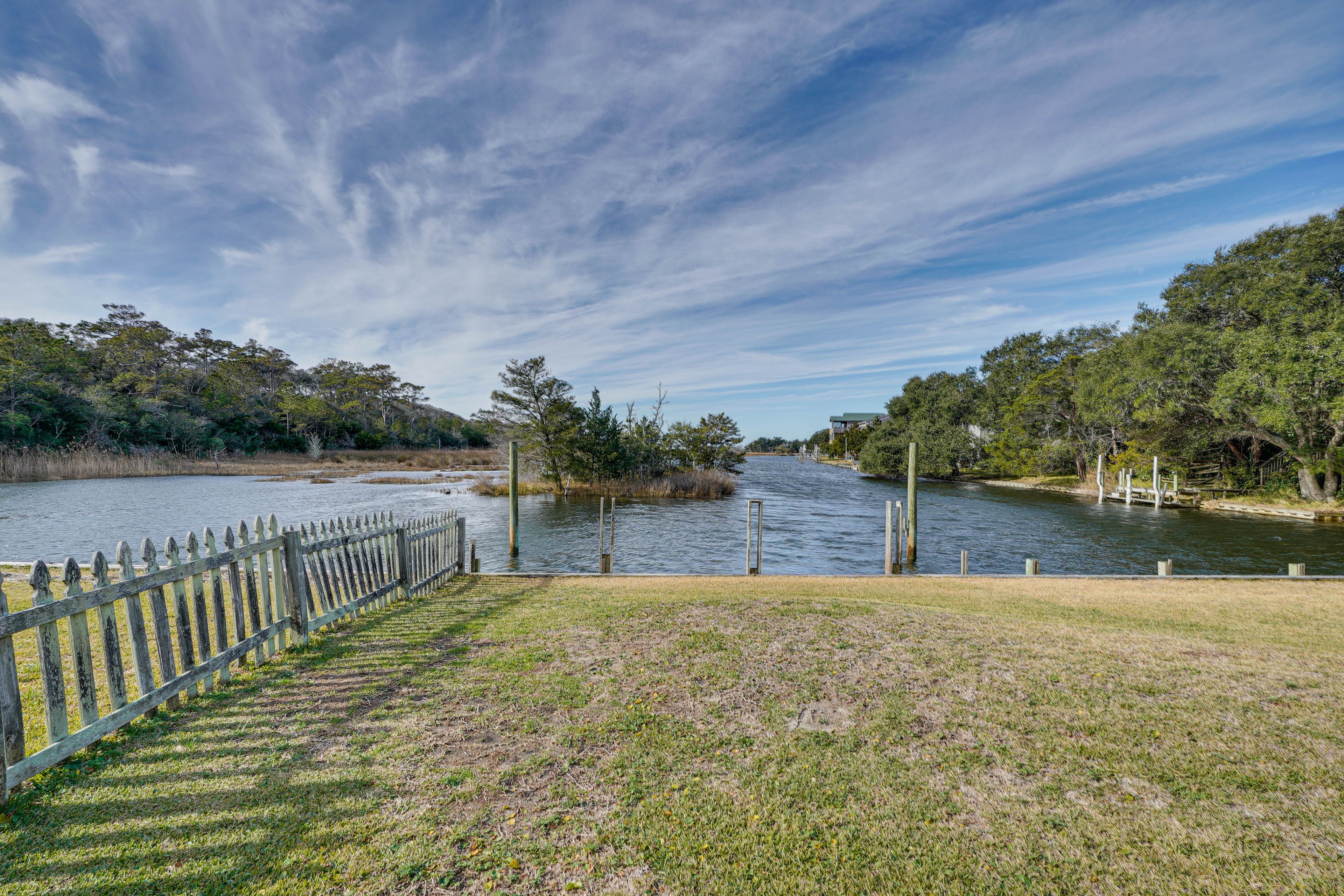 Waterfront Yard | Direct Canal Access