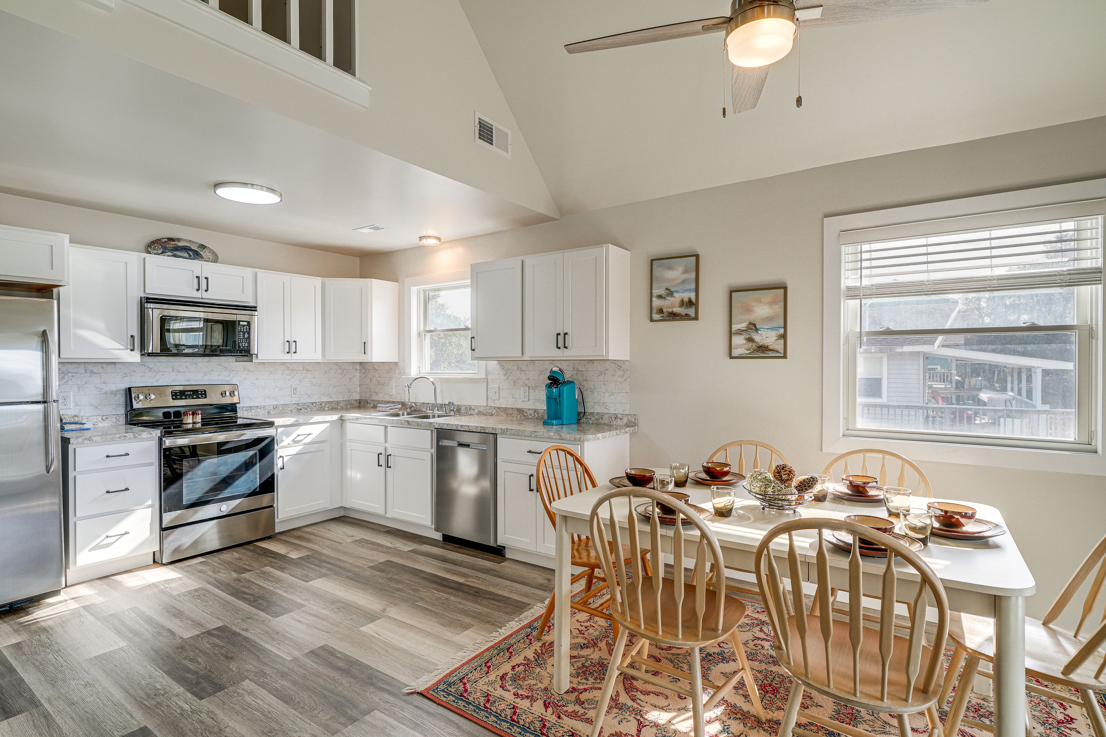 Dining Area | Dishware & Flatware Provided | Main Floor