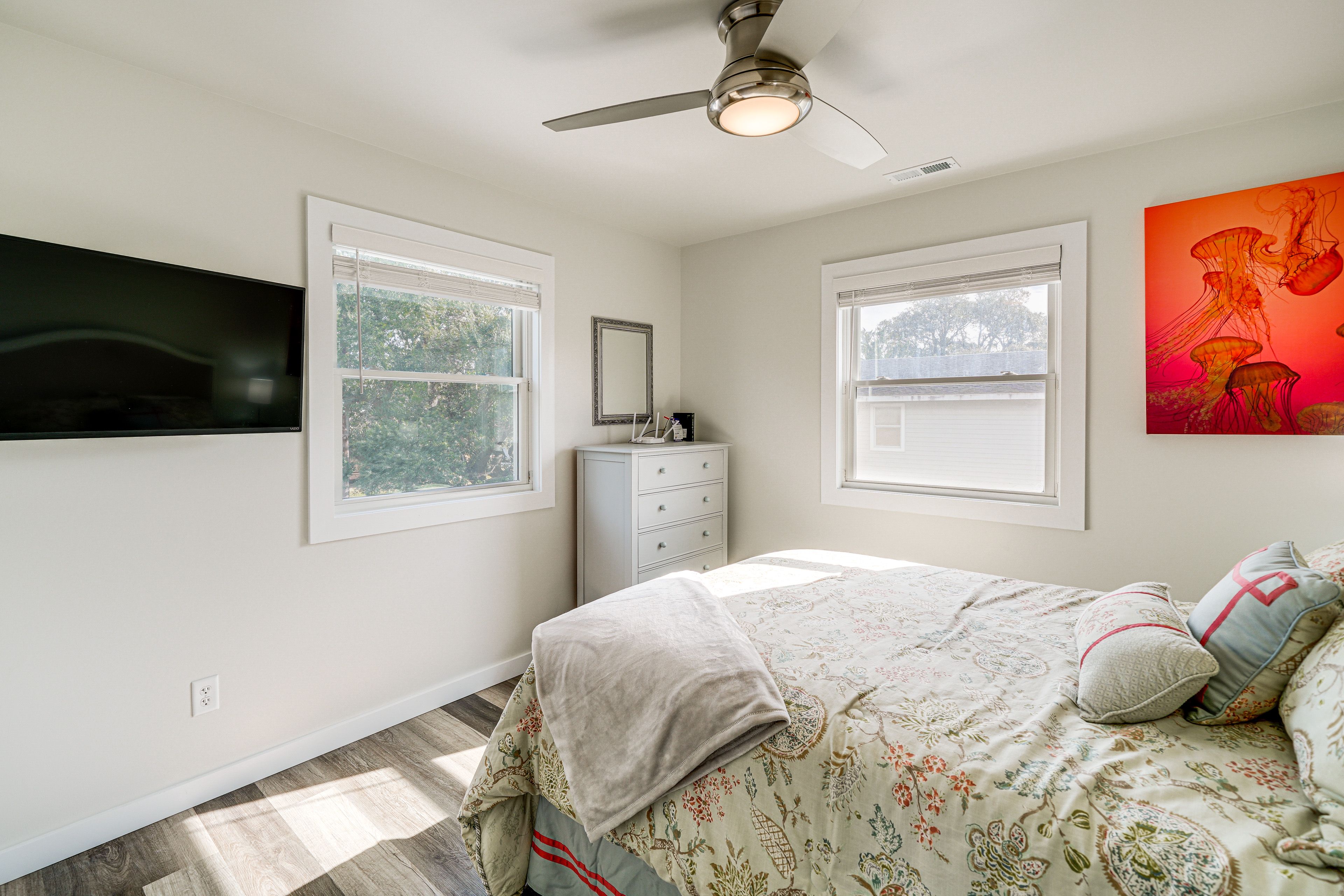 Bedroom 1 | Queen Bed | Top Floor