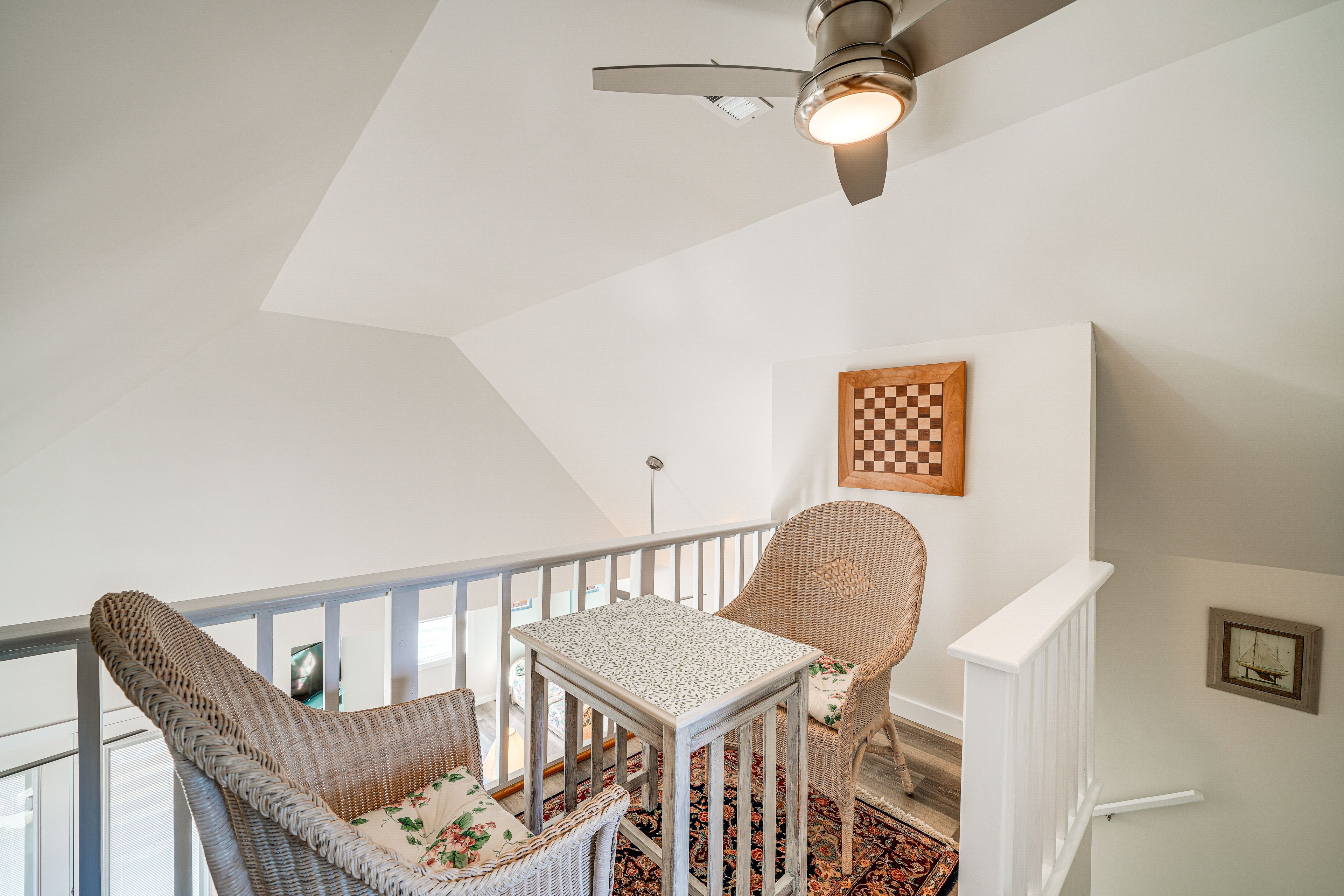 Sitting Area | Top Floor