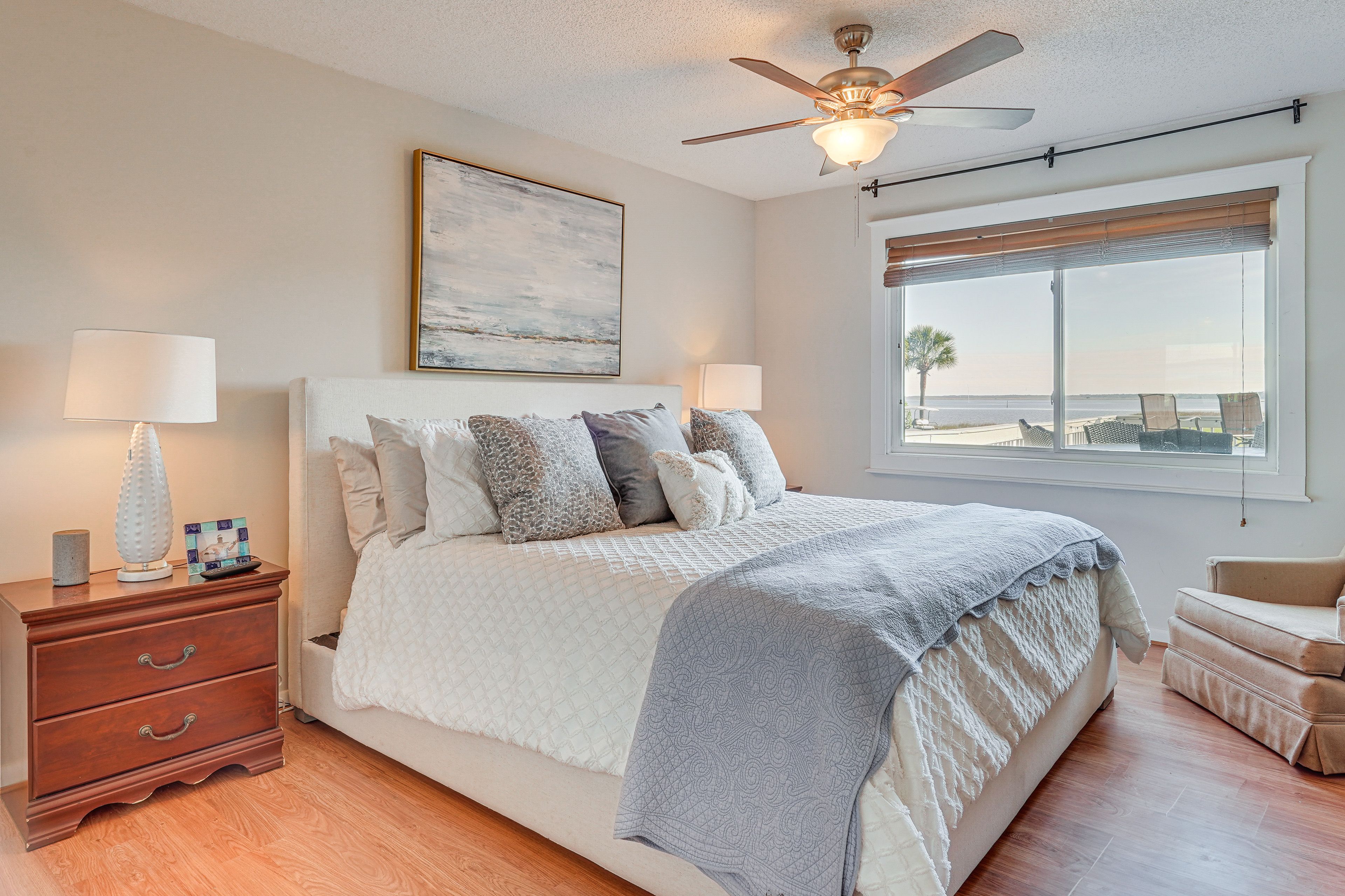 Bedroom 1 | King Bed | 1st Floor | Linens Provided