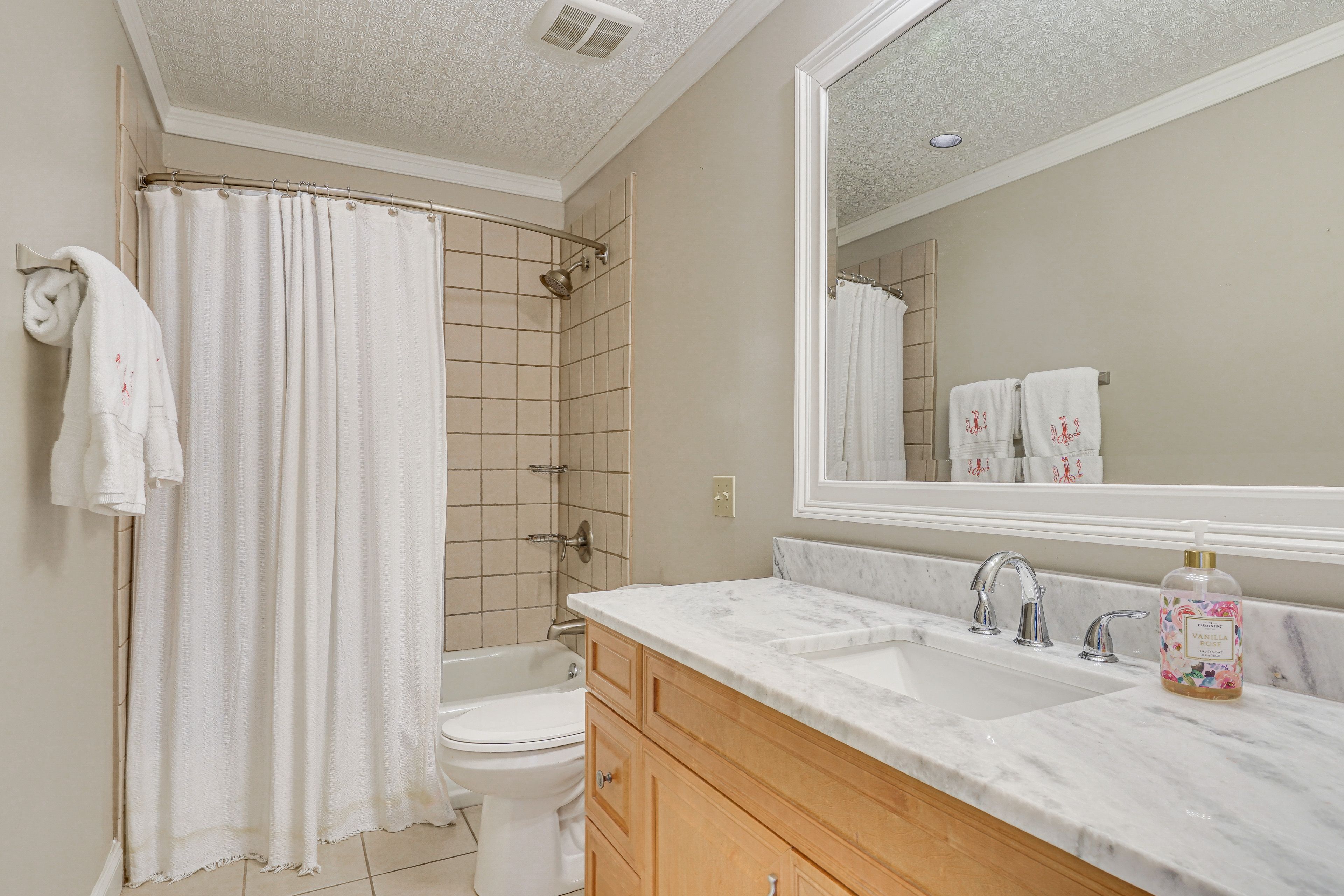 Full Bathroom | 2nd Floor