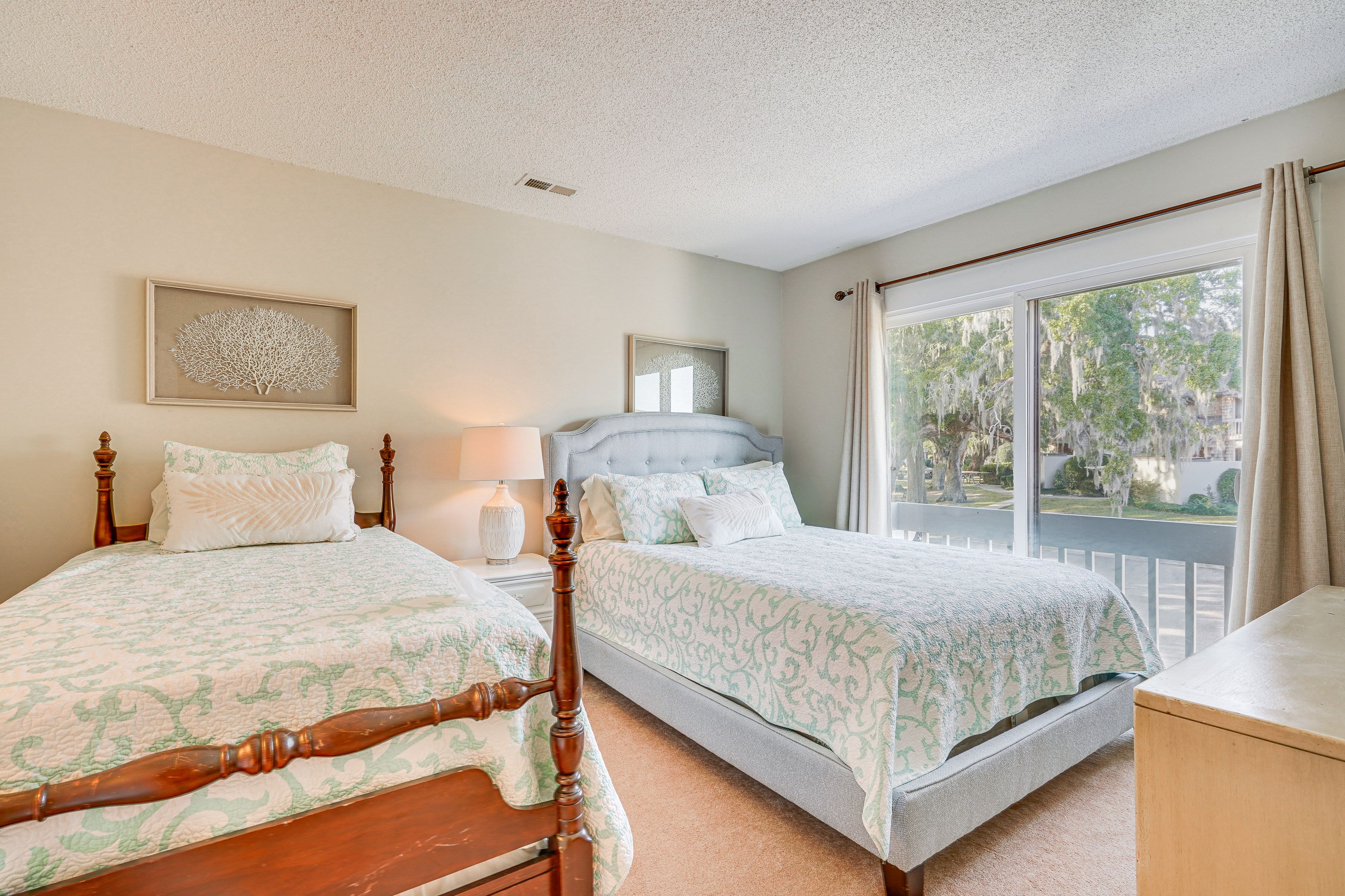 Bedroom 4 | Queen Bed | Twin Bed | 2nd Floor | Balcony