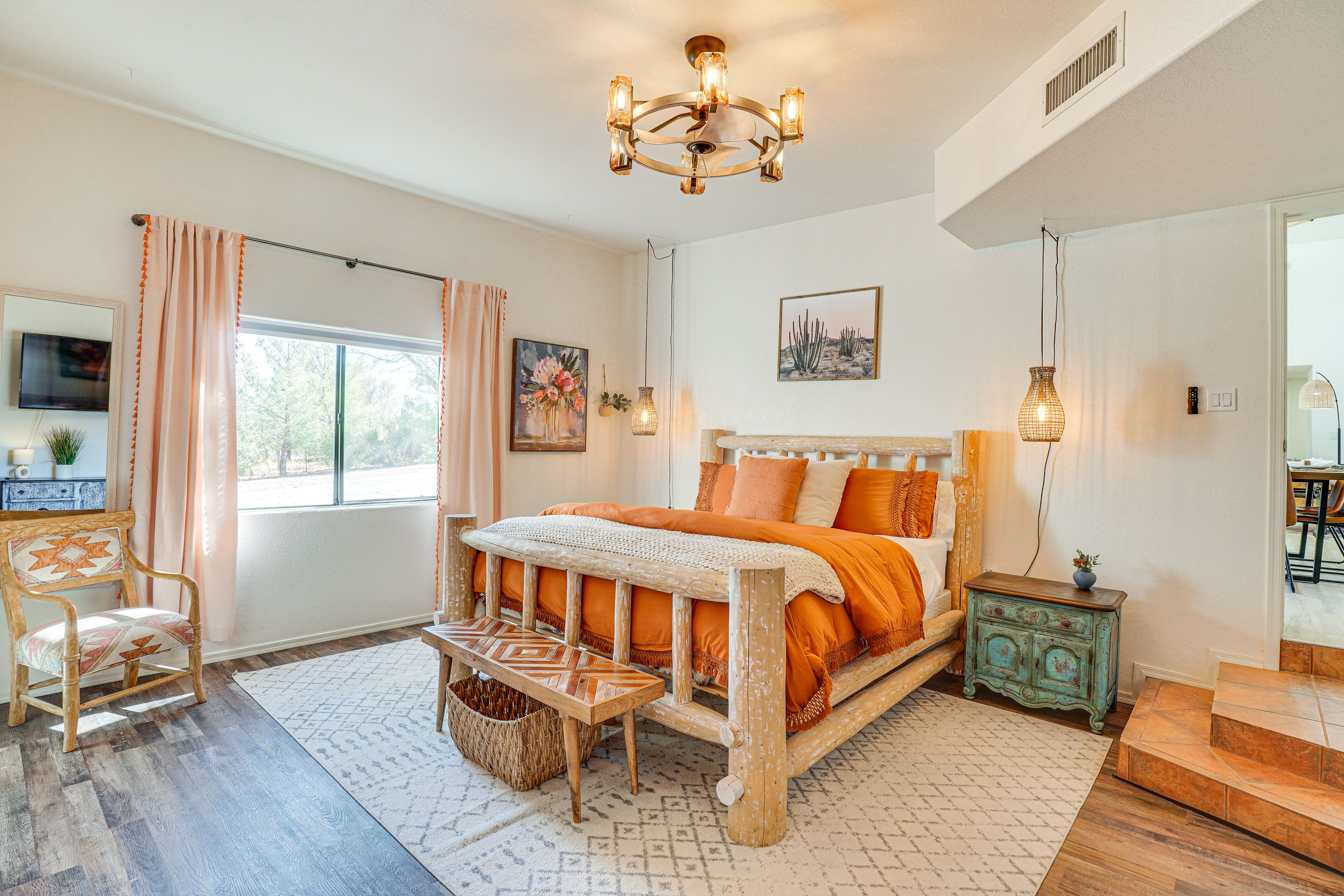 Bedroom 1 | King Bed | En-Suite Bathroom