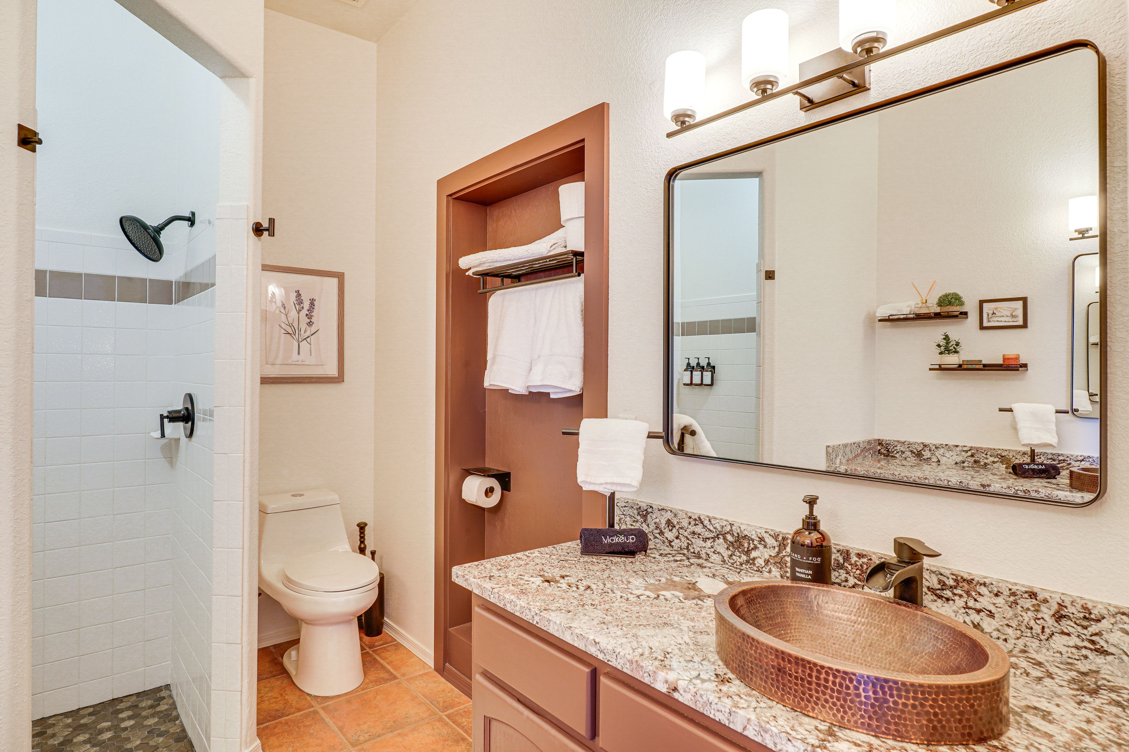 En-Suite Bathroom | Towels | Hair Dryer