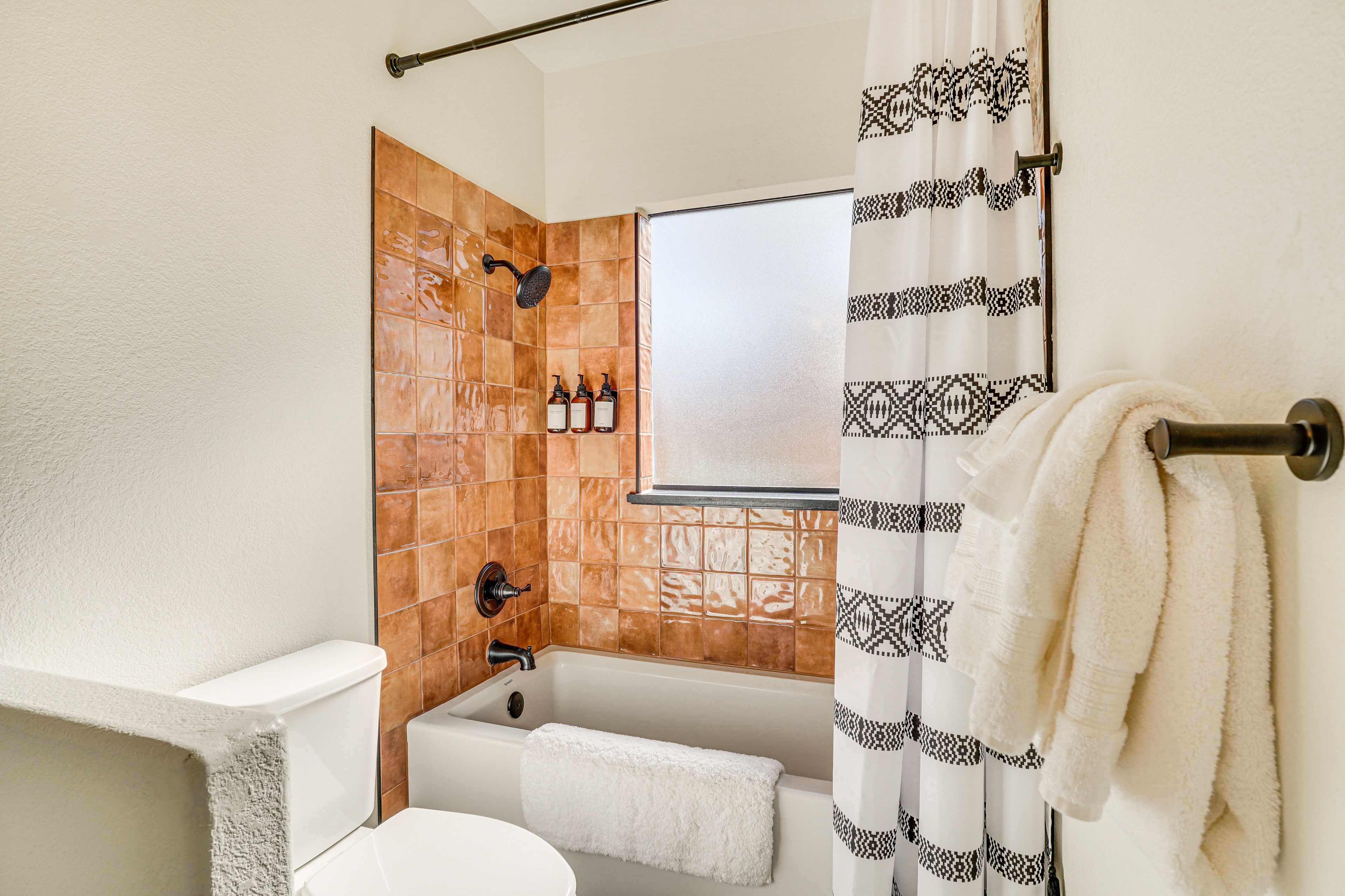 Full Bath | Complimentary Toiletries