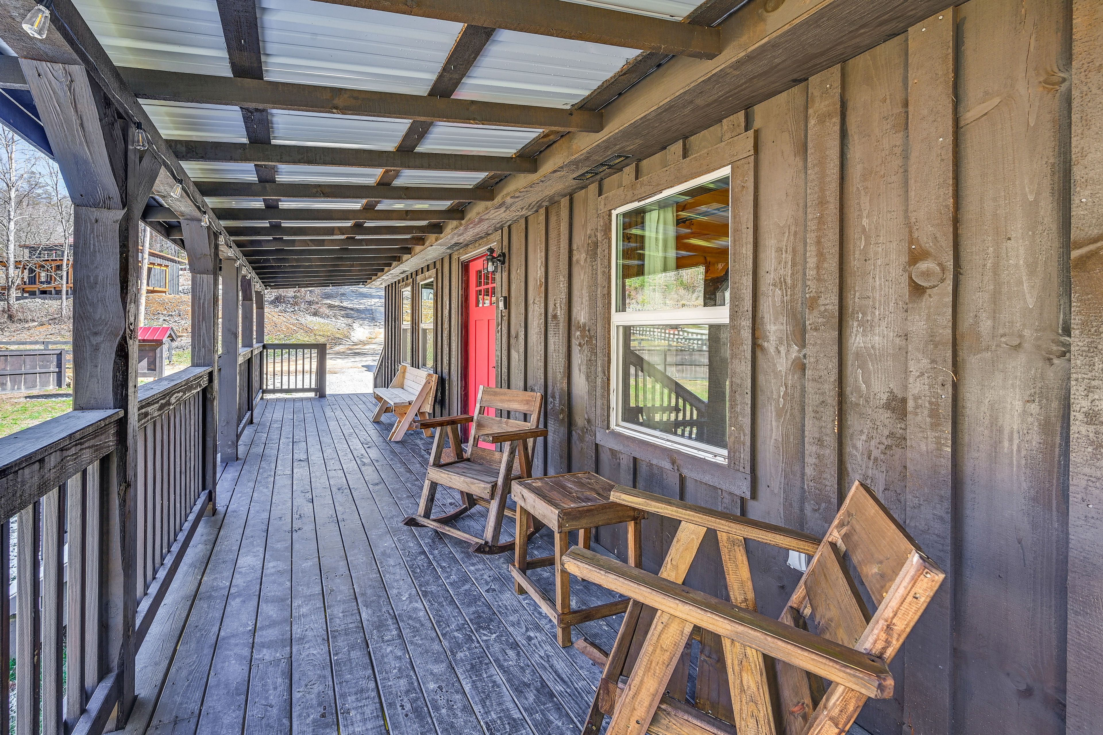 Wraparound Deck | Lounge Seating