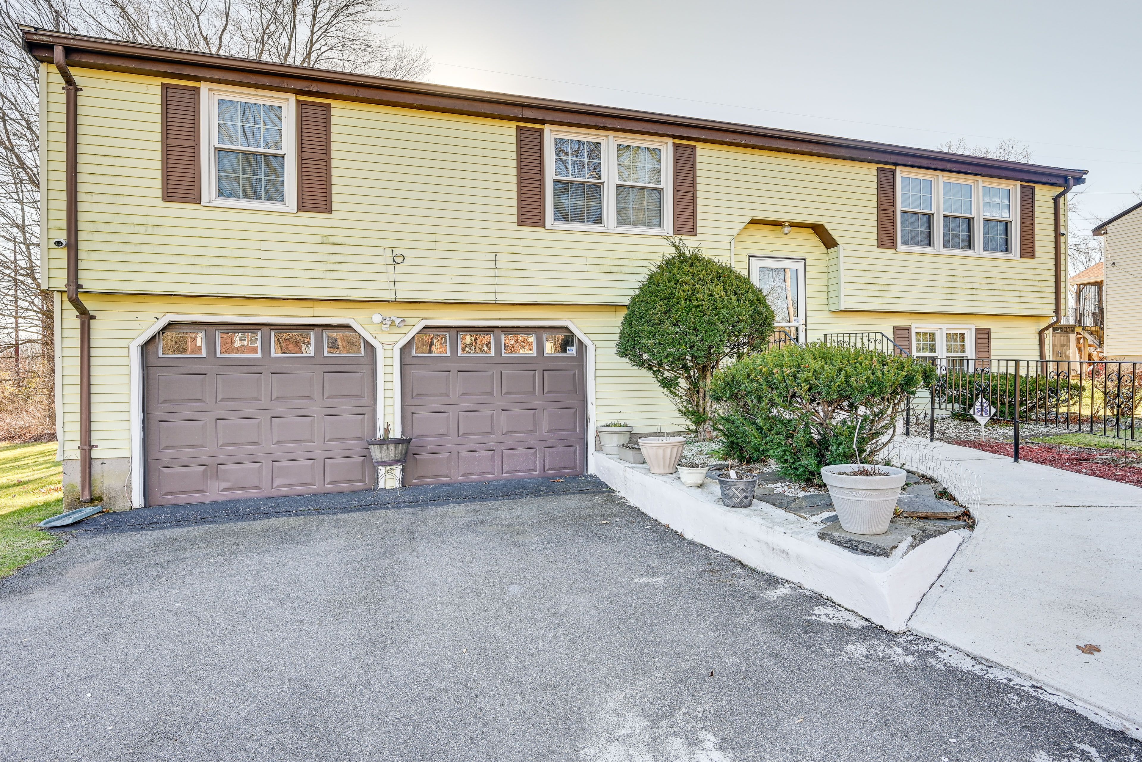 Windsor Vacation Rental | 3BR | 1.5BA | Stairs Required | 1,146 Sq Ft
