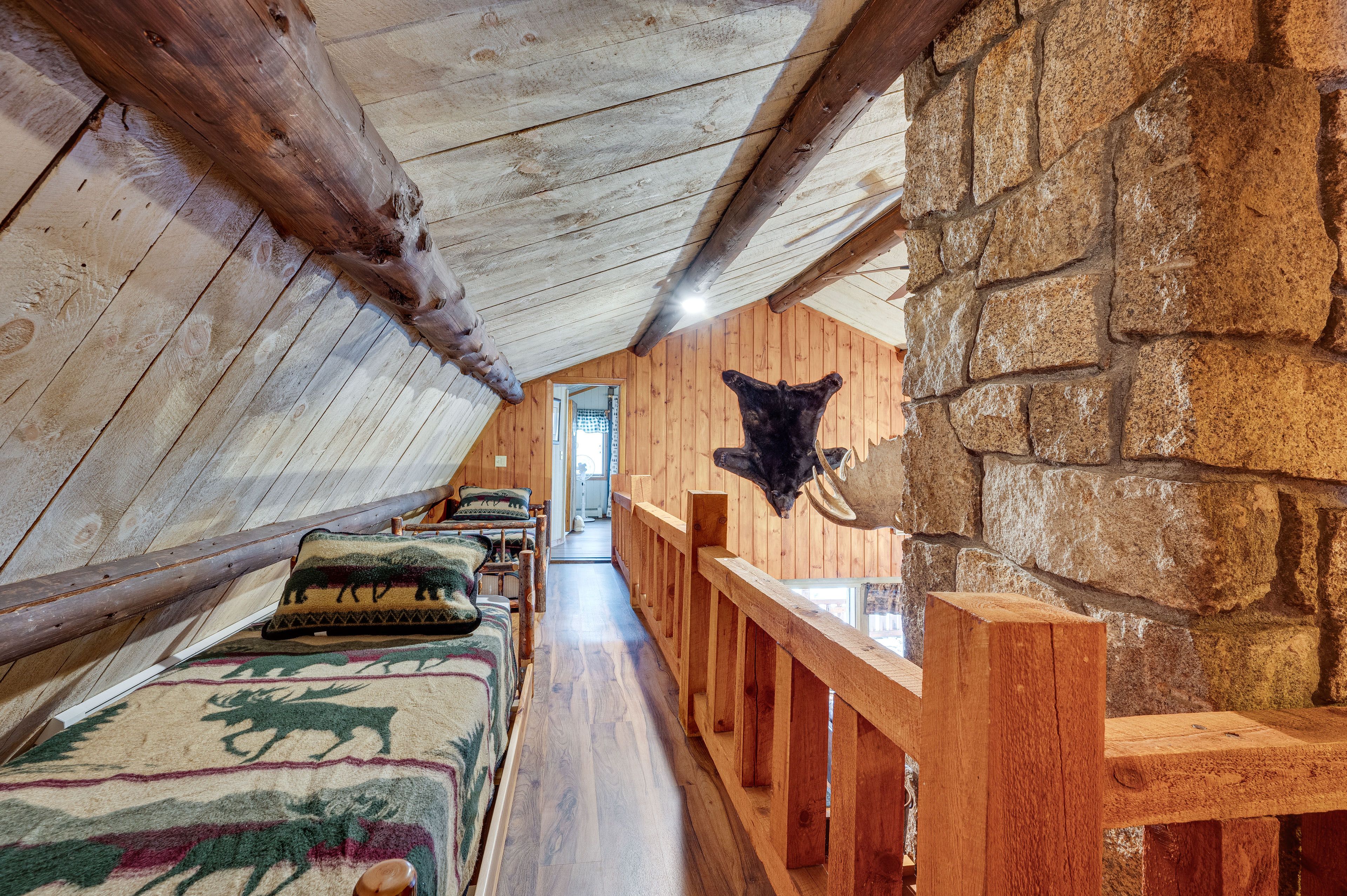Loft | 2 Twin Beds | 2nd Floor