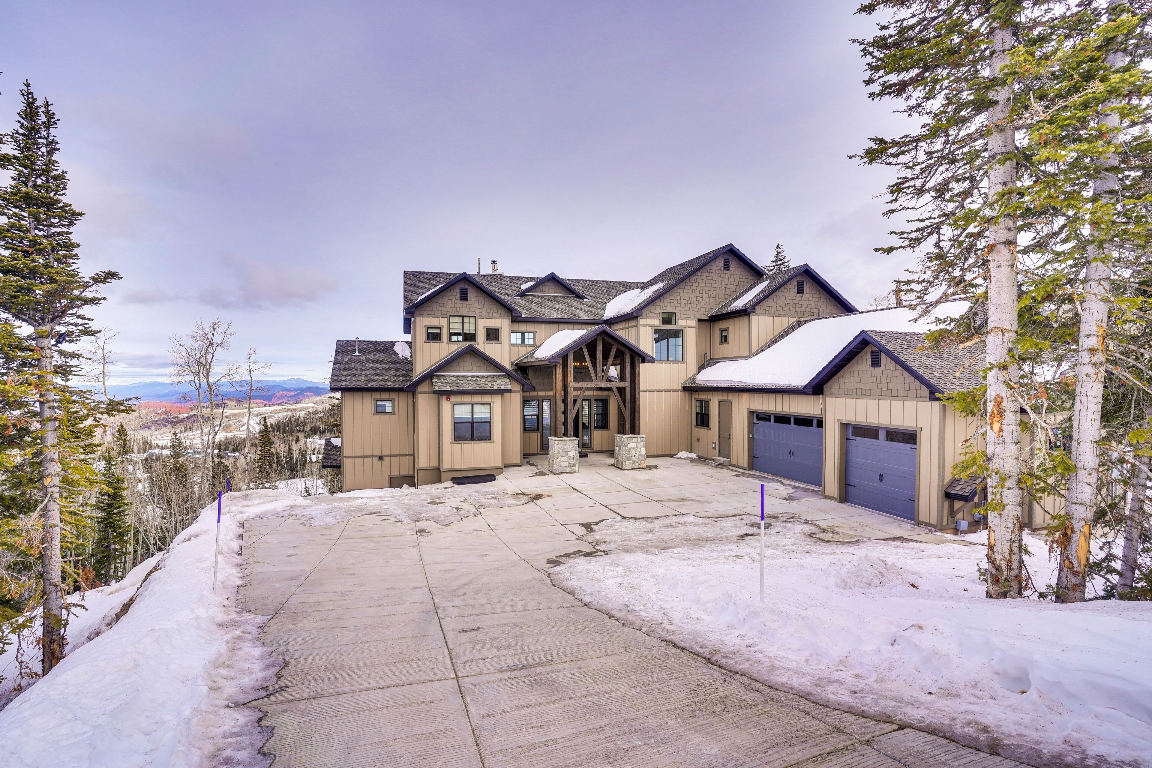 Brian Head Vacation Rental | 5BR | 4.5BA | 2 Exterior Steps Required
