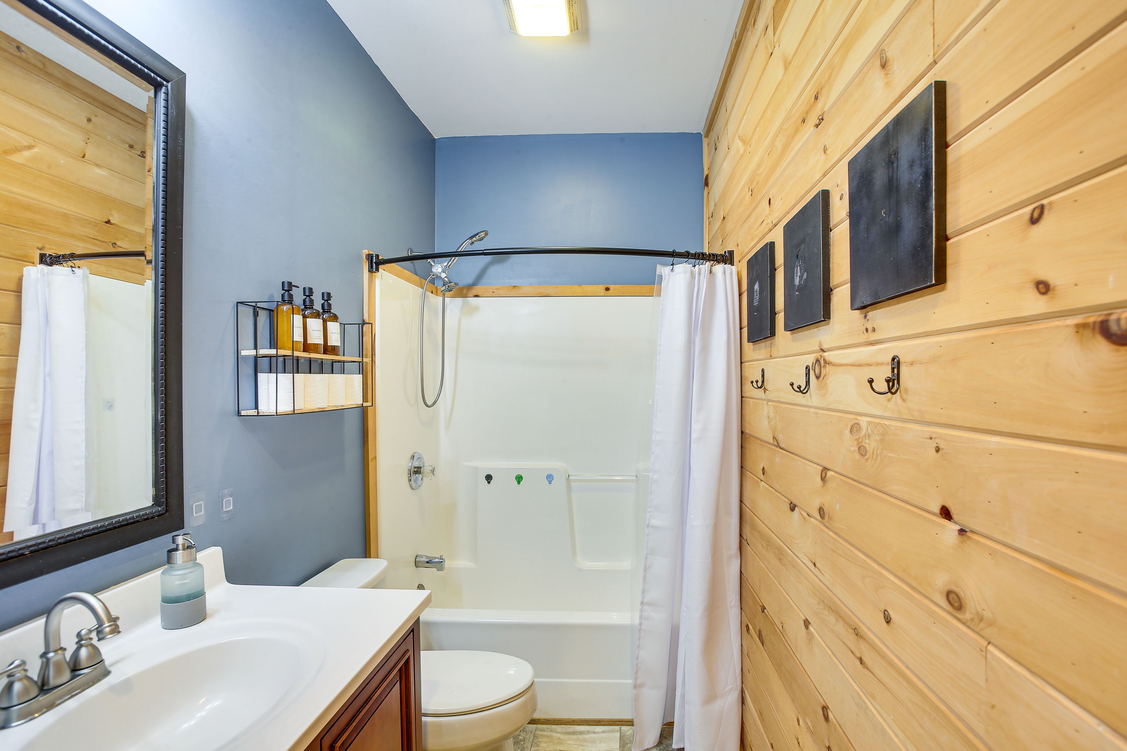 Full Bathroom | 1st Floor