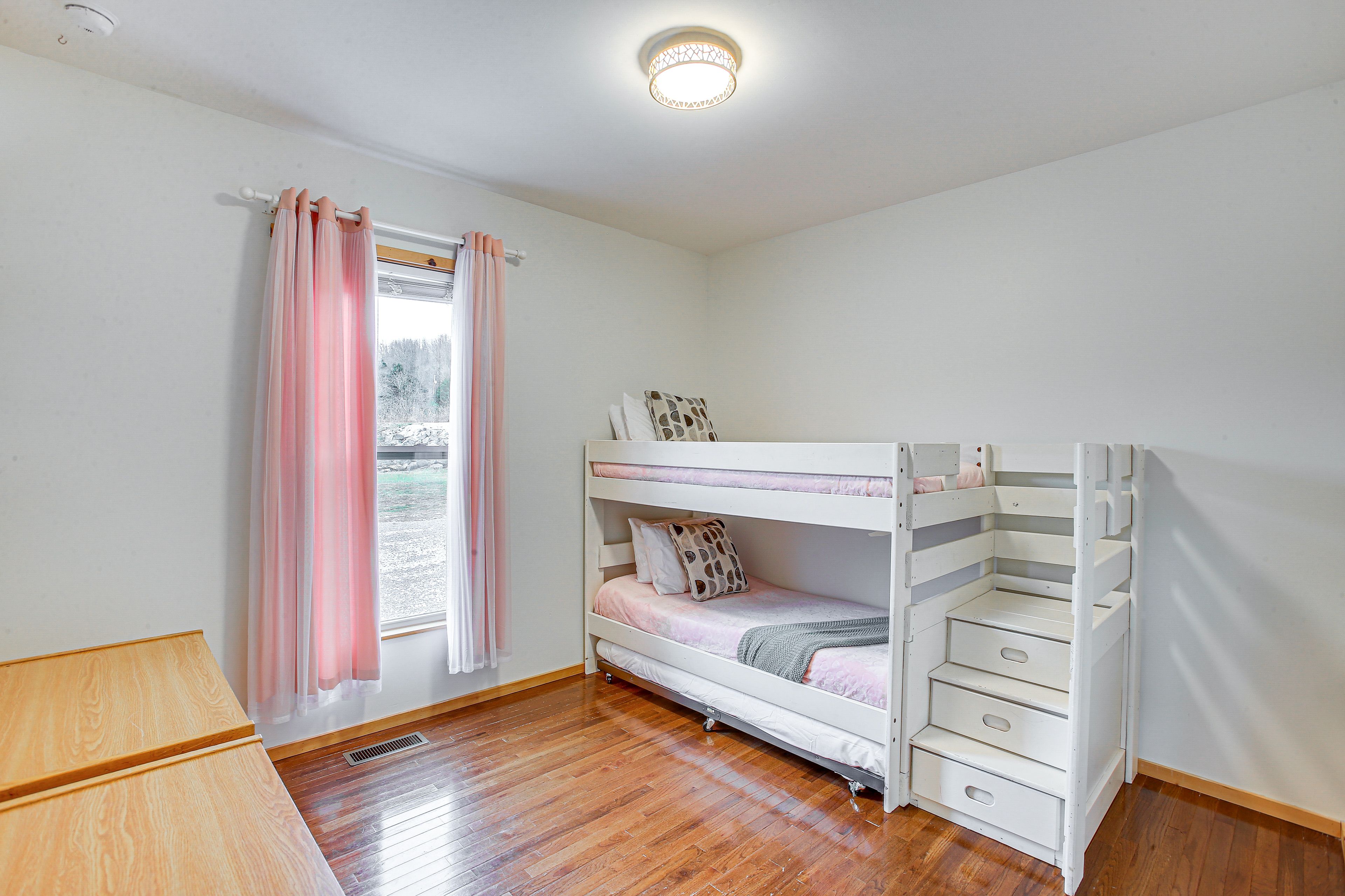 Bedroom 3 | Twin Bunk Bed w/ Twin Trundle | 1st Floor
