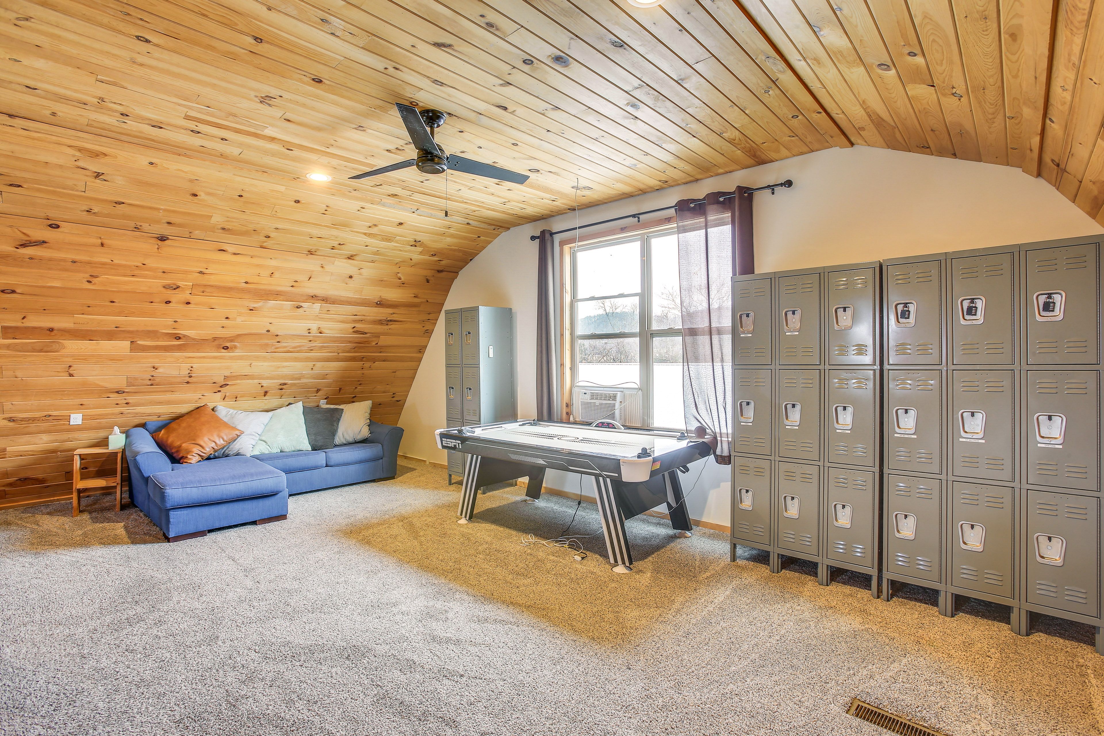 Loft | King Bed | Twin Bed | 2nd Floor
