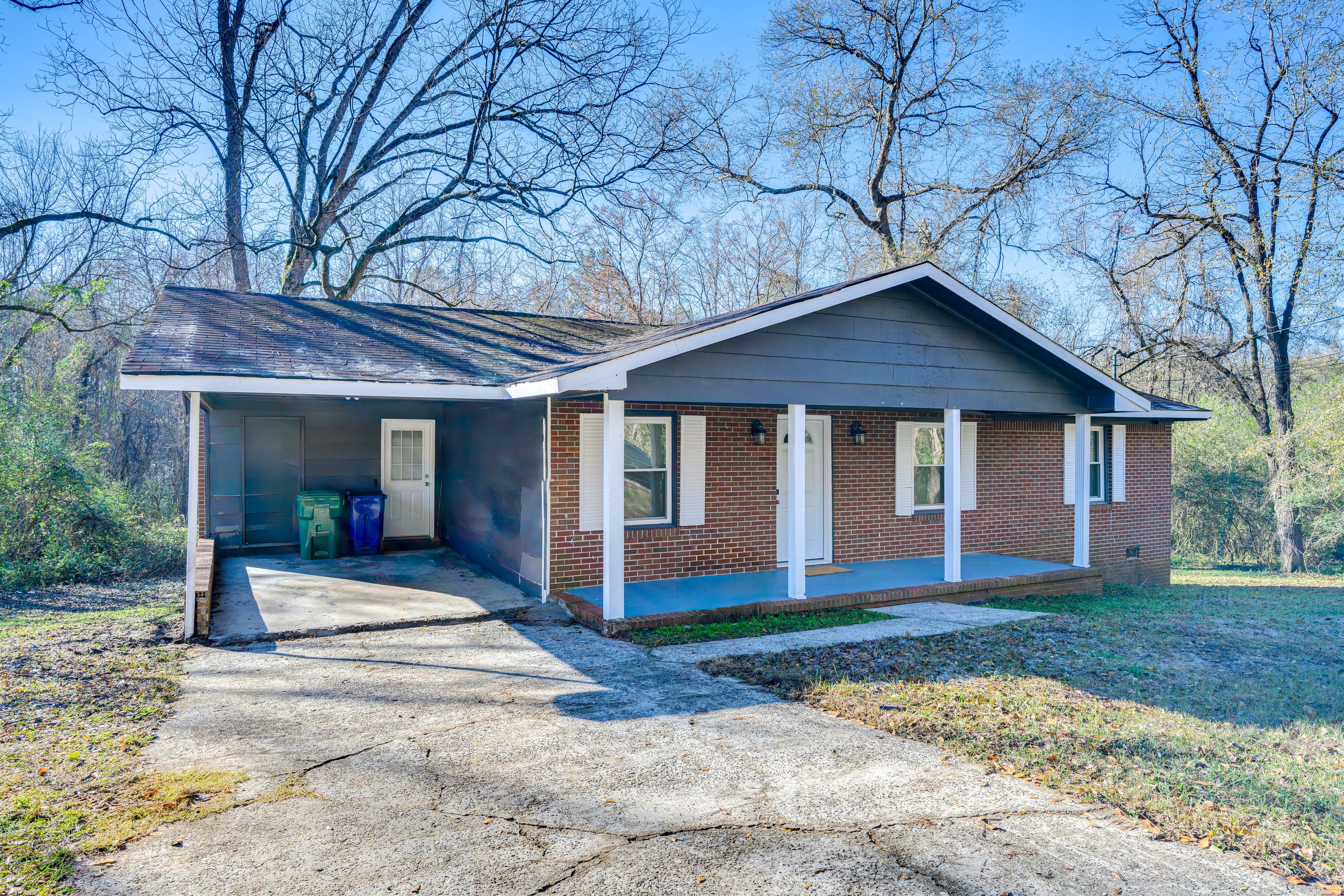Parking | Carport (1 Vehicle) | Driveway (2 Vehicles) | Free Street Parking