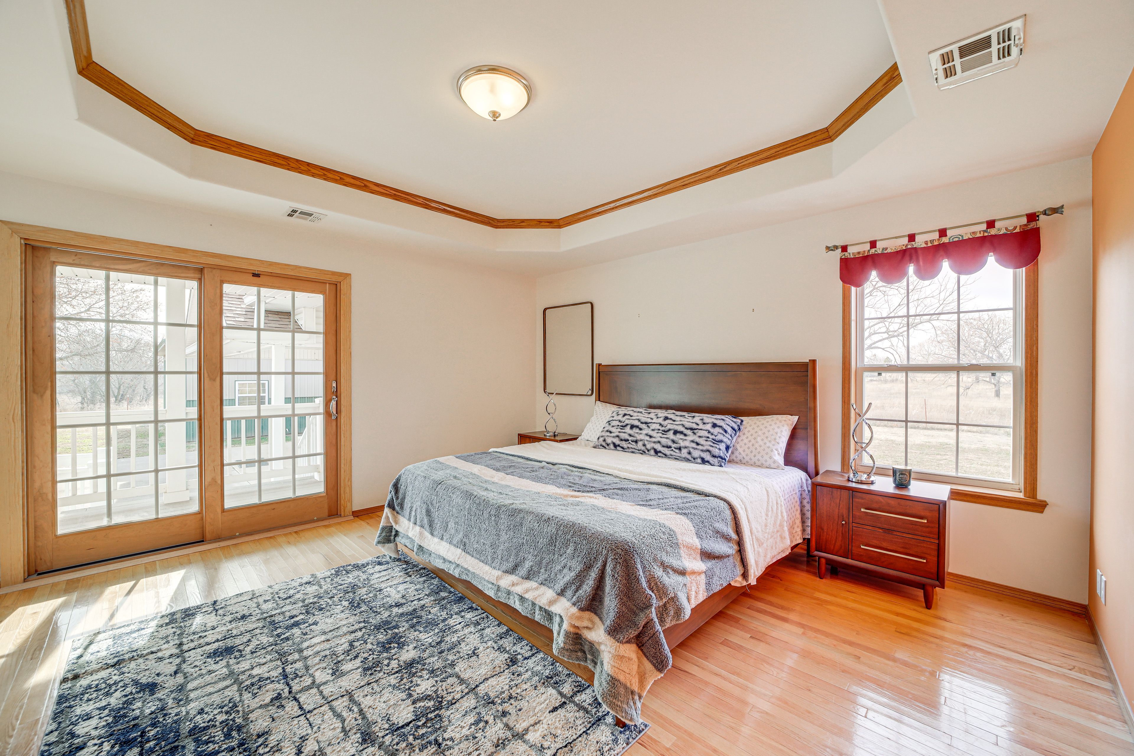 Bedroom 1 | King Bed