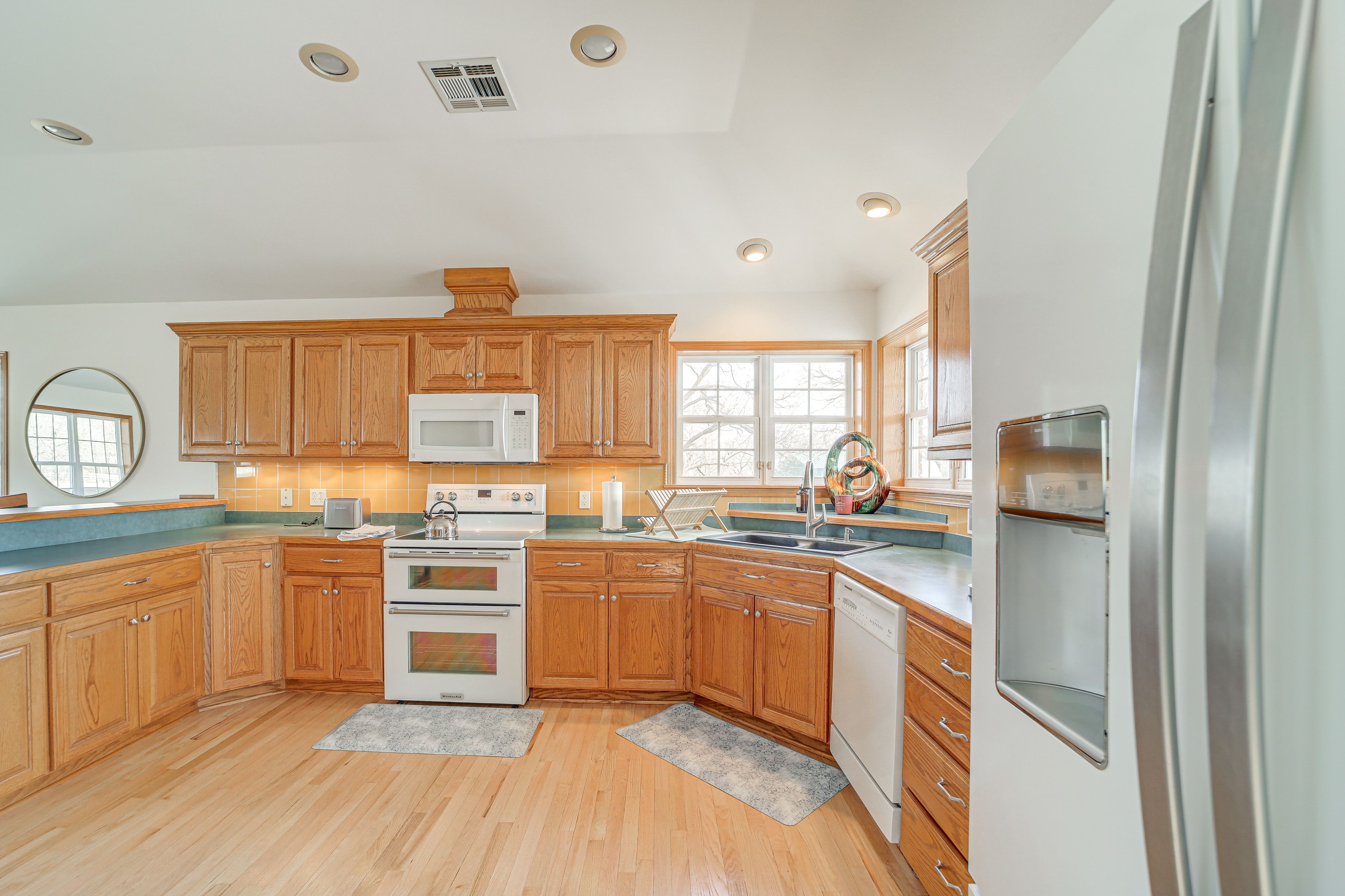 Kitchen | Trash Bags & Paper Towels
