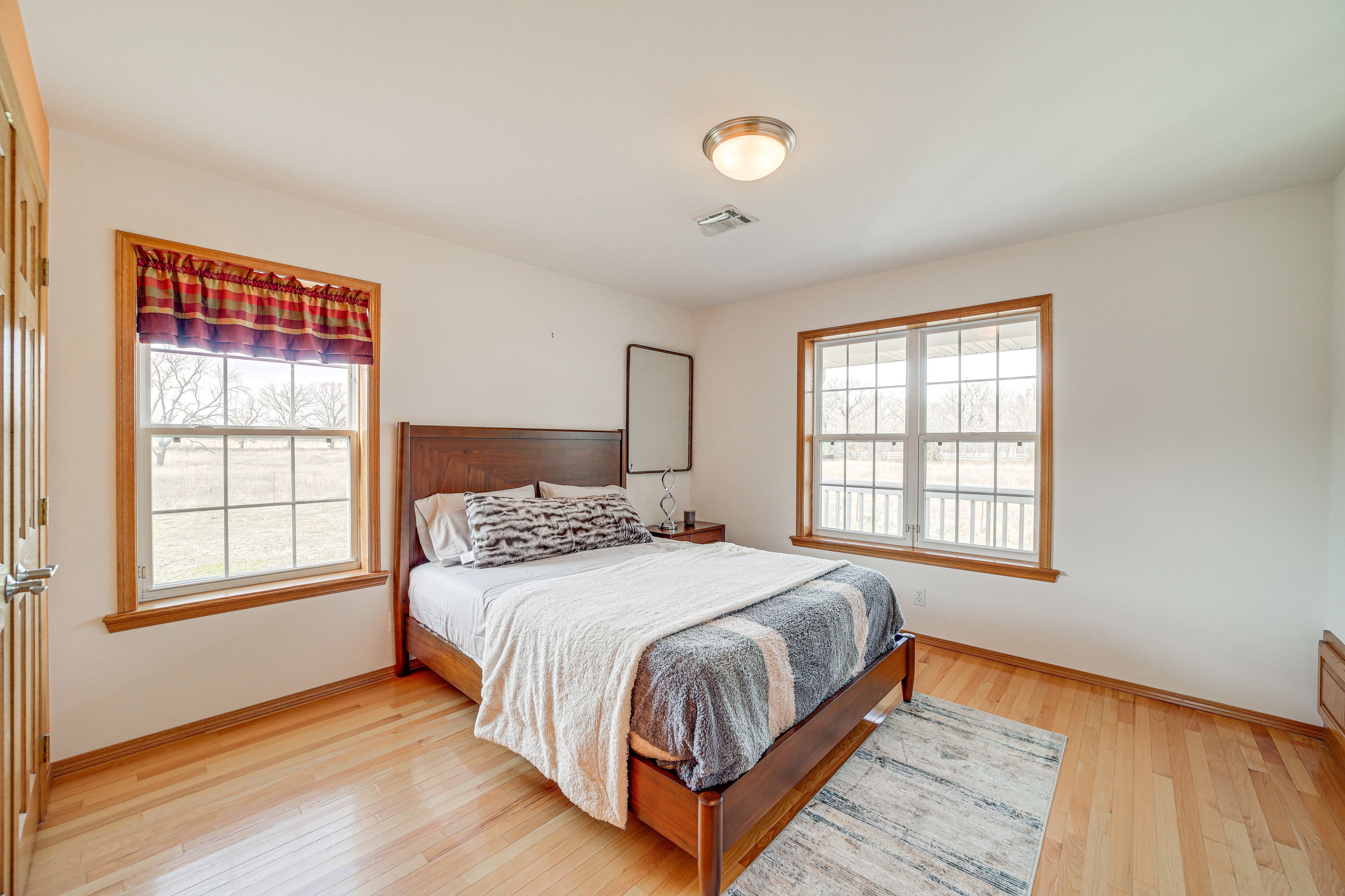 Bedroom 2 | Queen Bed