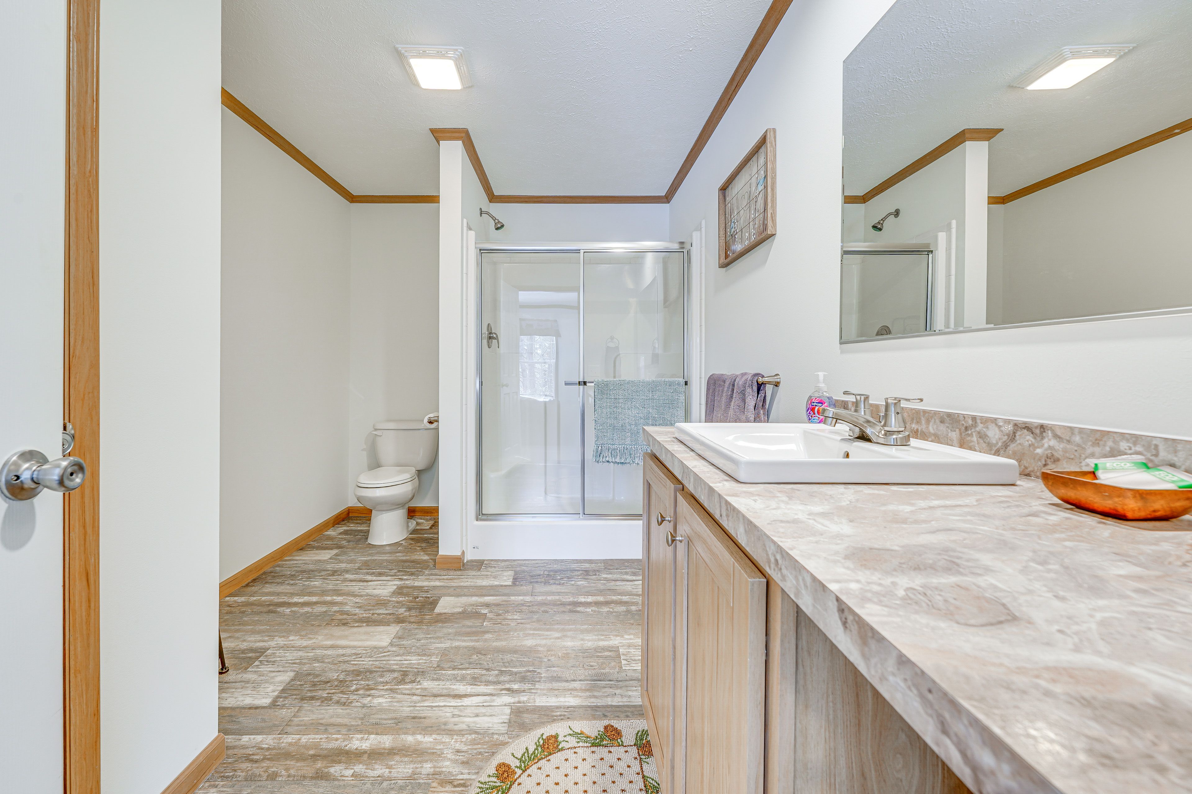 Bathroom | Complimentary Toiletries | Towels Provided