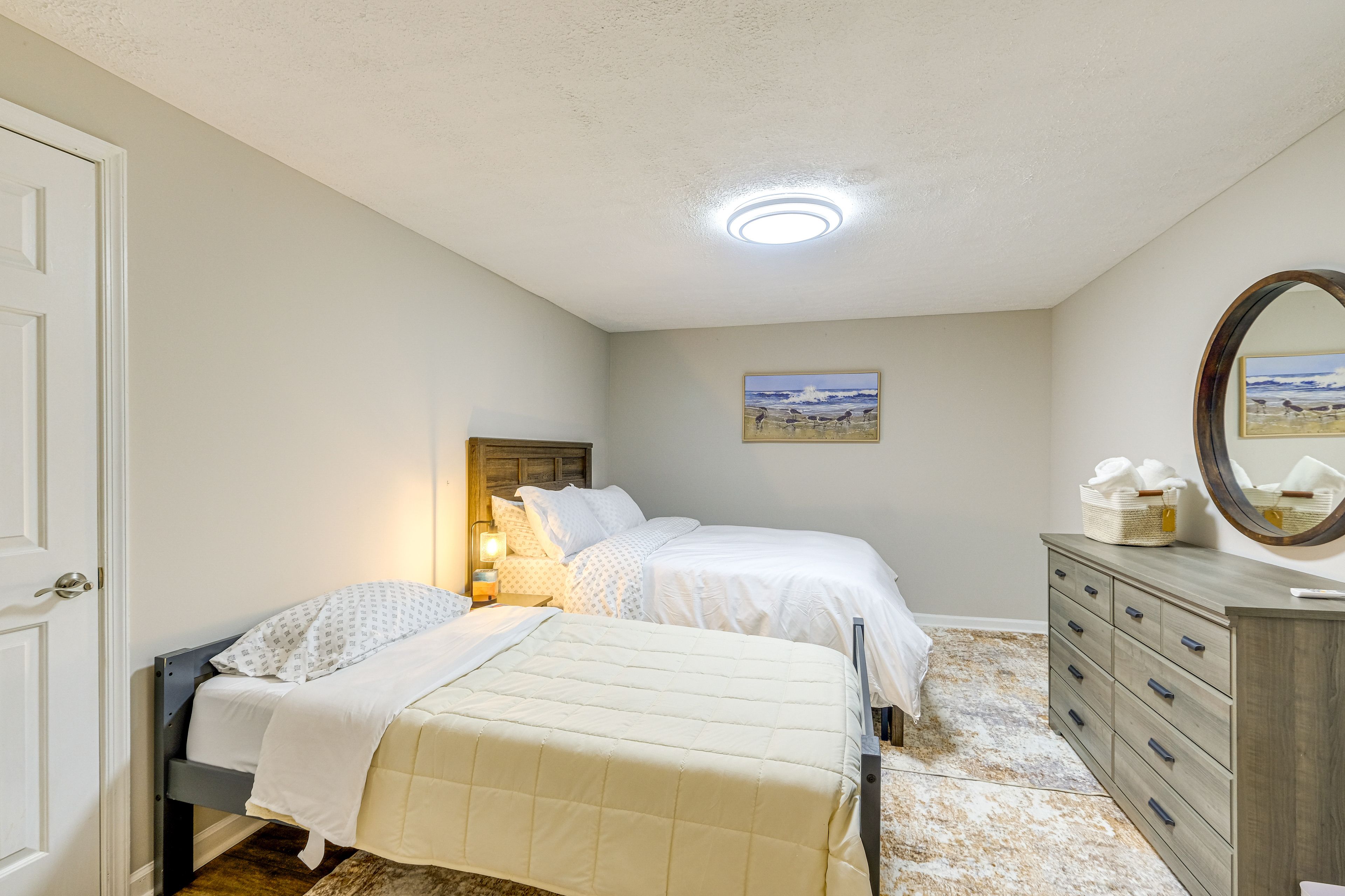 Bedroom 5 | Basement | Queen Bed | Twin Bed