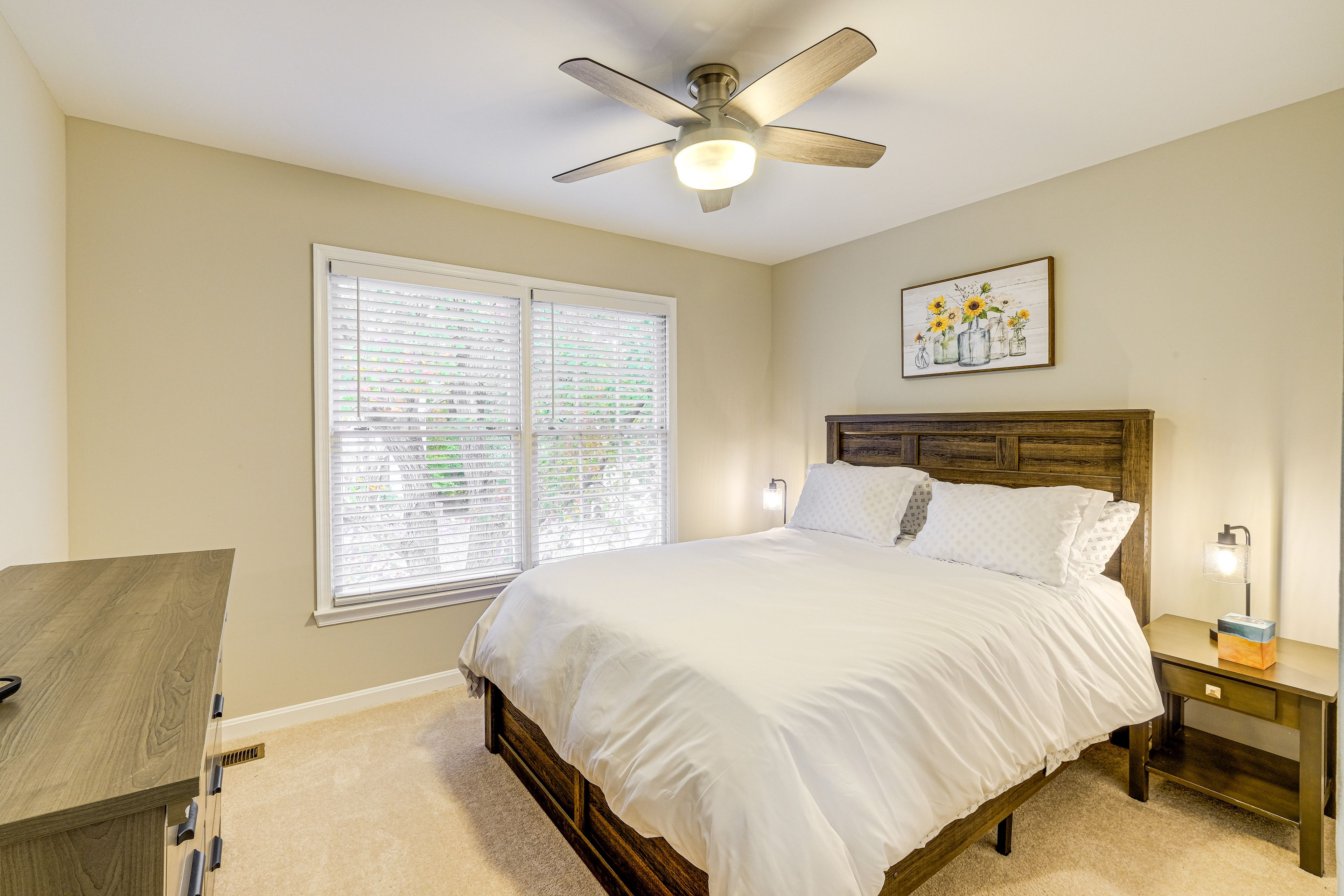Bedroom 2 | 2nd Floor | Queen Bed