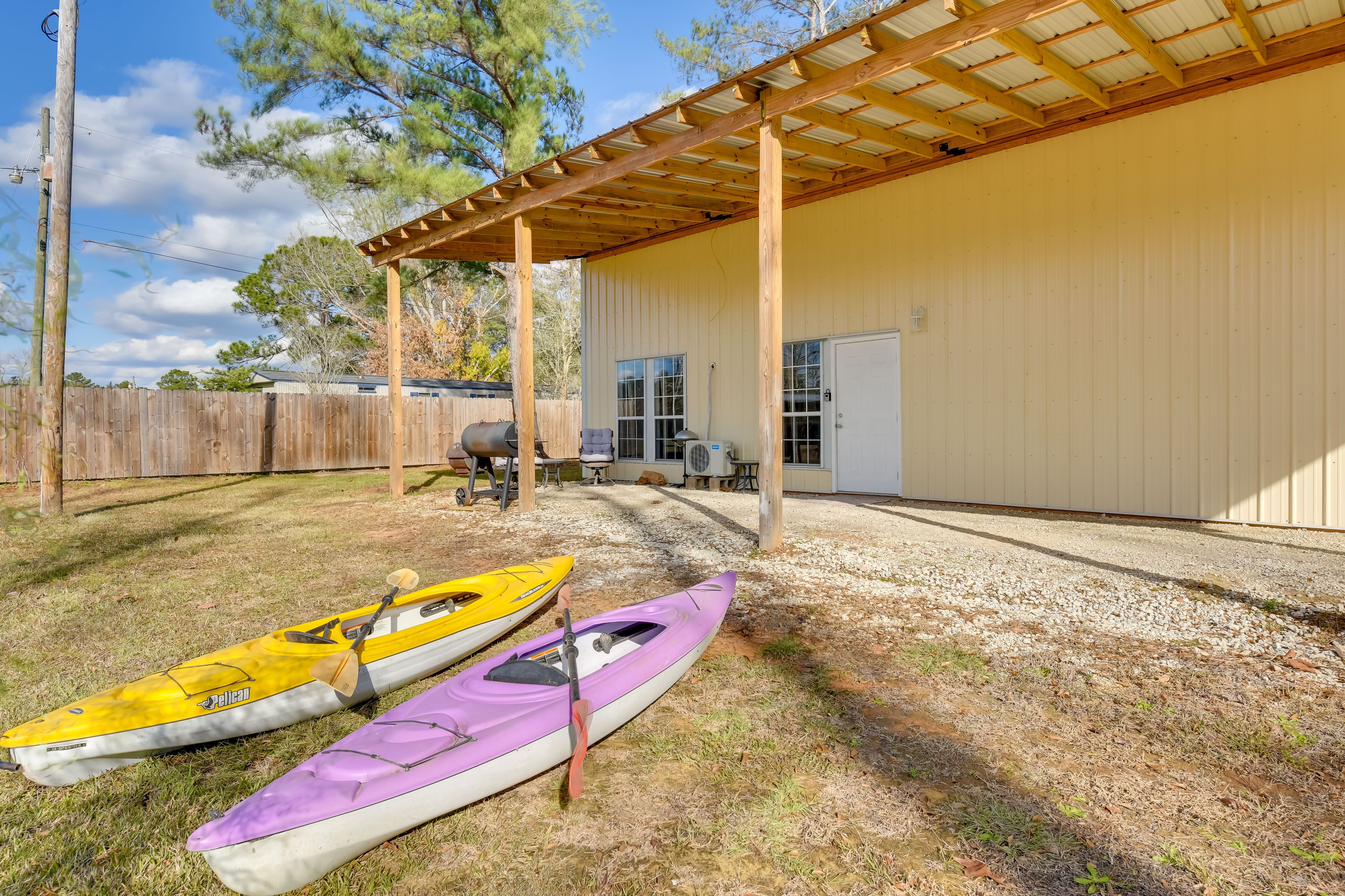 Patio | Charcoal Grill | 2 Kayaks Provided