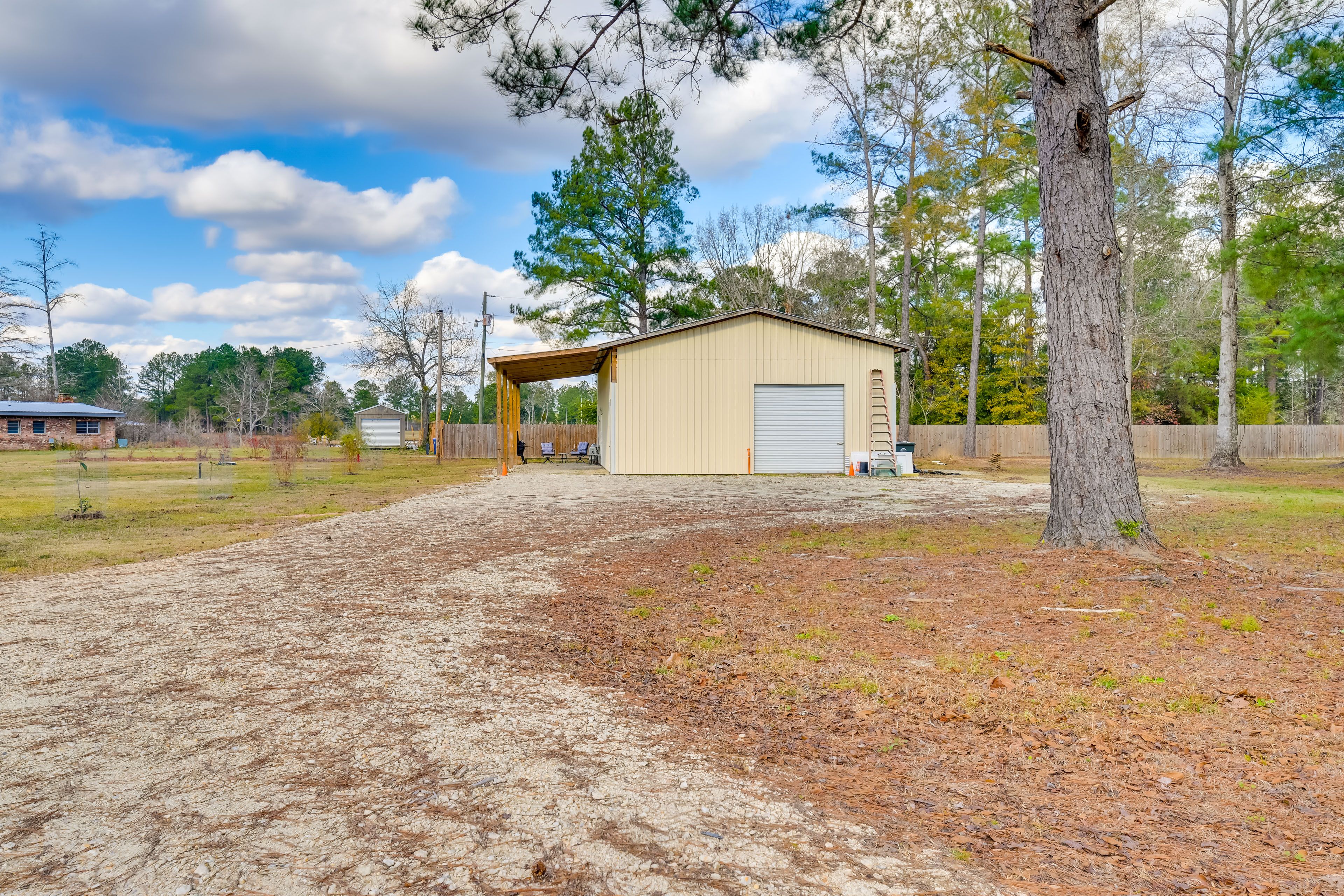 Parking | Driveway (2 Vehicles) | RV/Trailer Parking