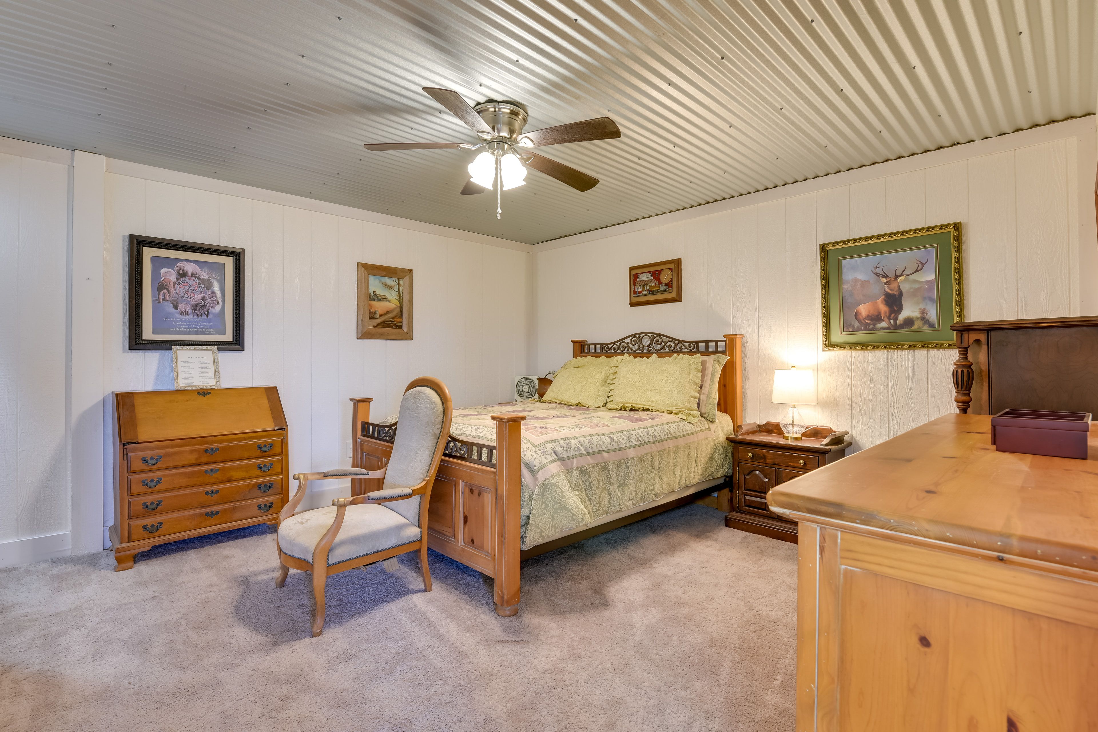 Studio | Queen Bed | Linens Provided | Washer & Dryer