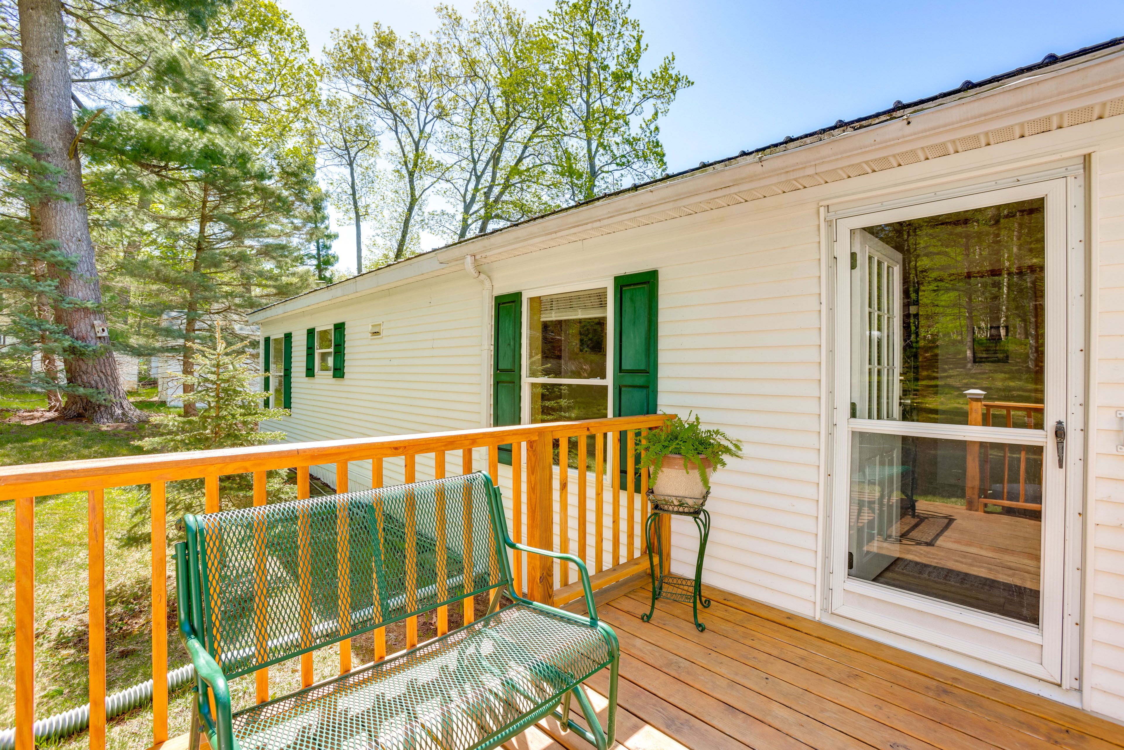 Deck | Outdoor Seating