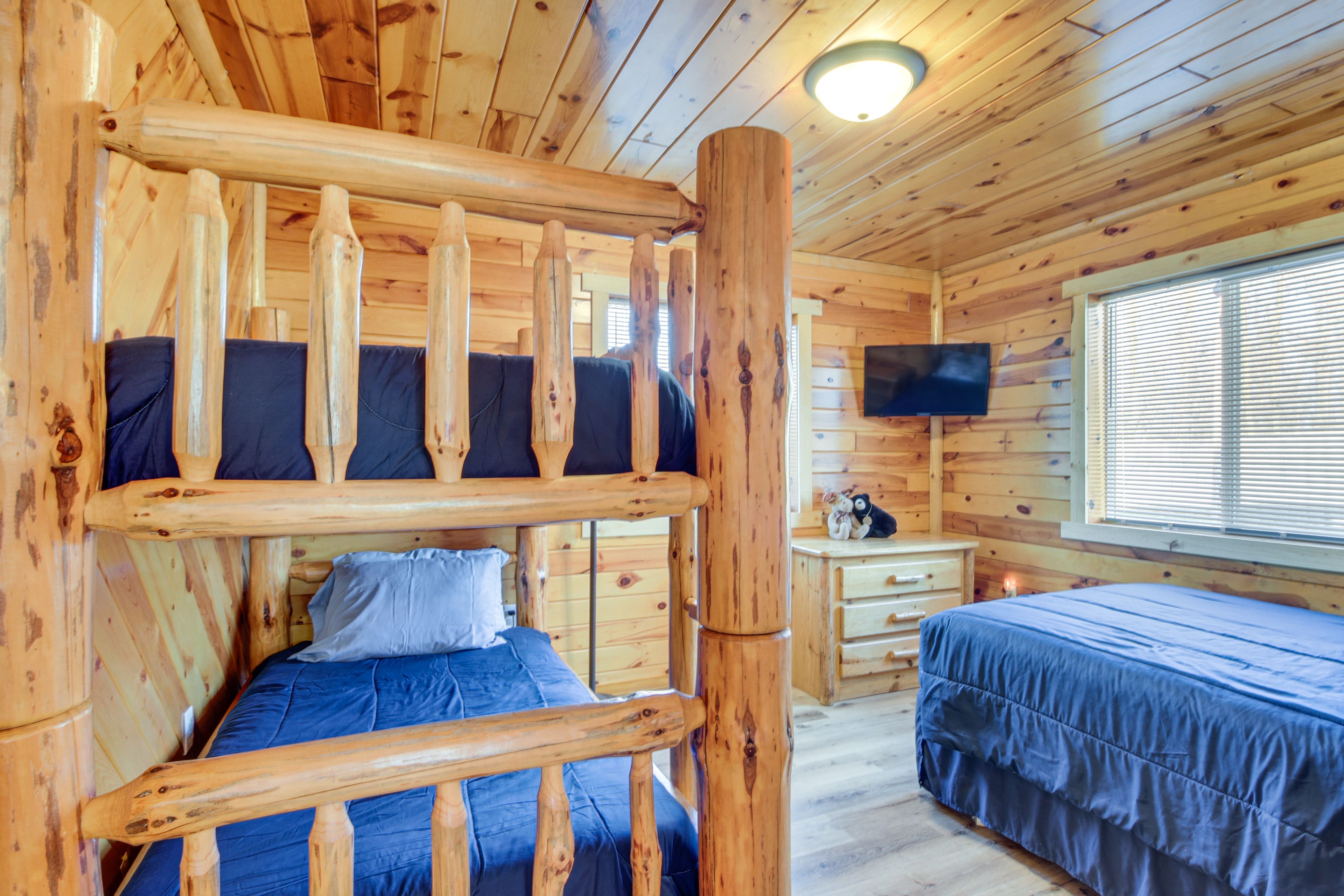 Bedroom 2 | Full Bed | Twin Bunk Bed | 1st Floor | Linens Provided