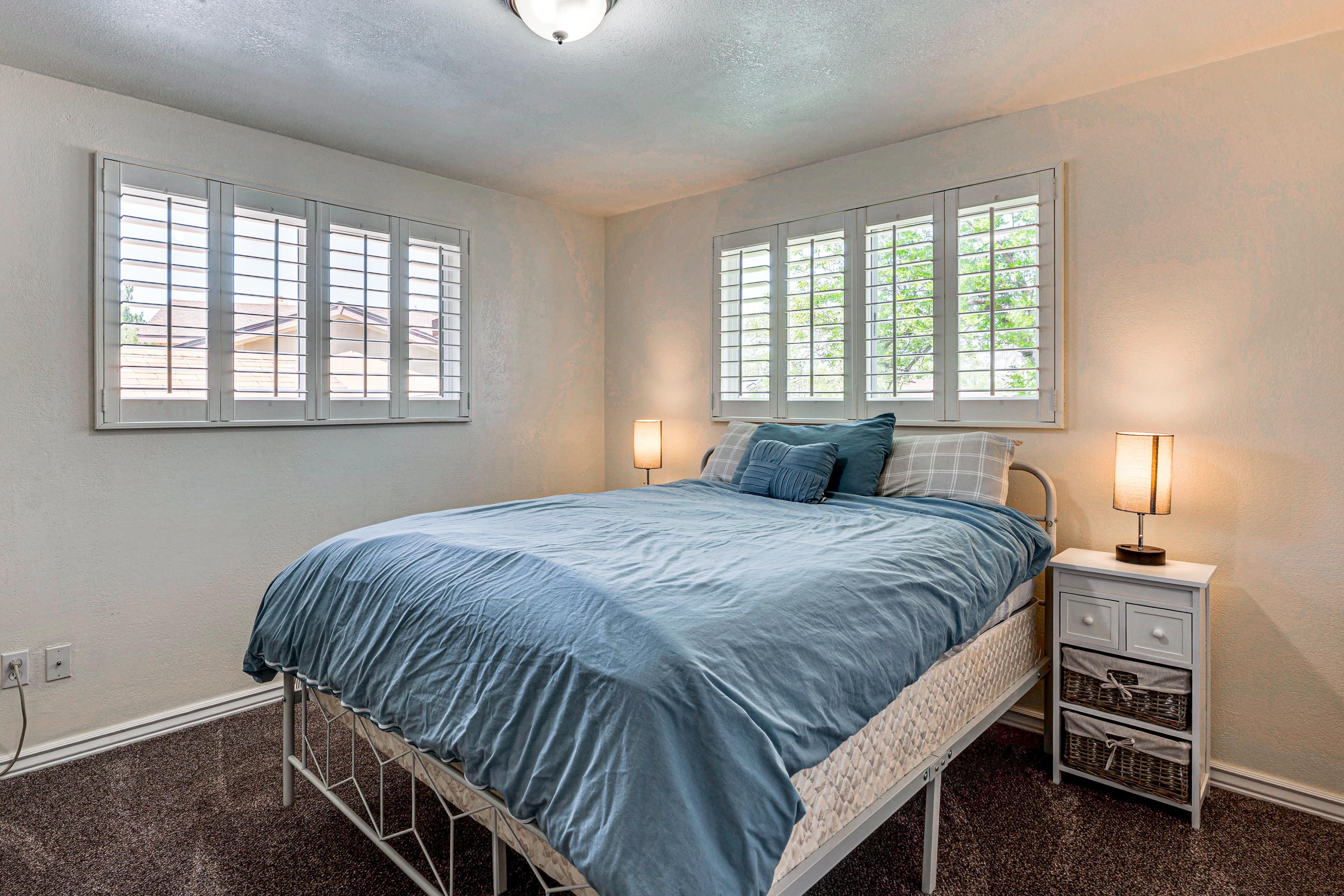 Bedroom 3 | Queen Bed