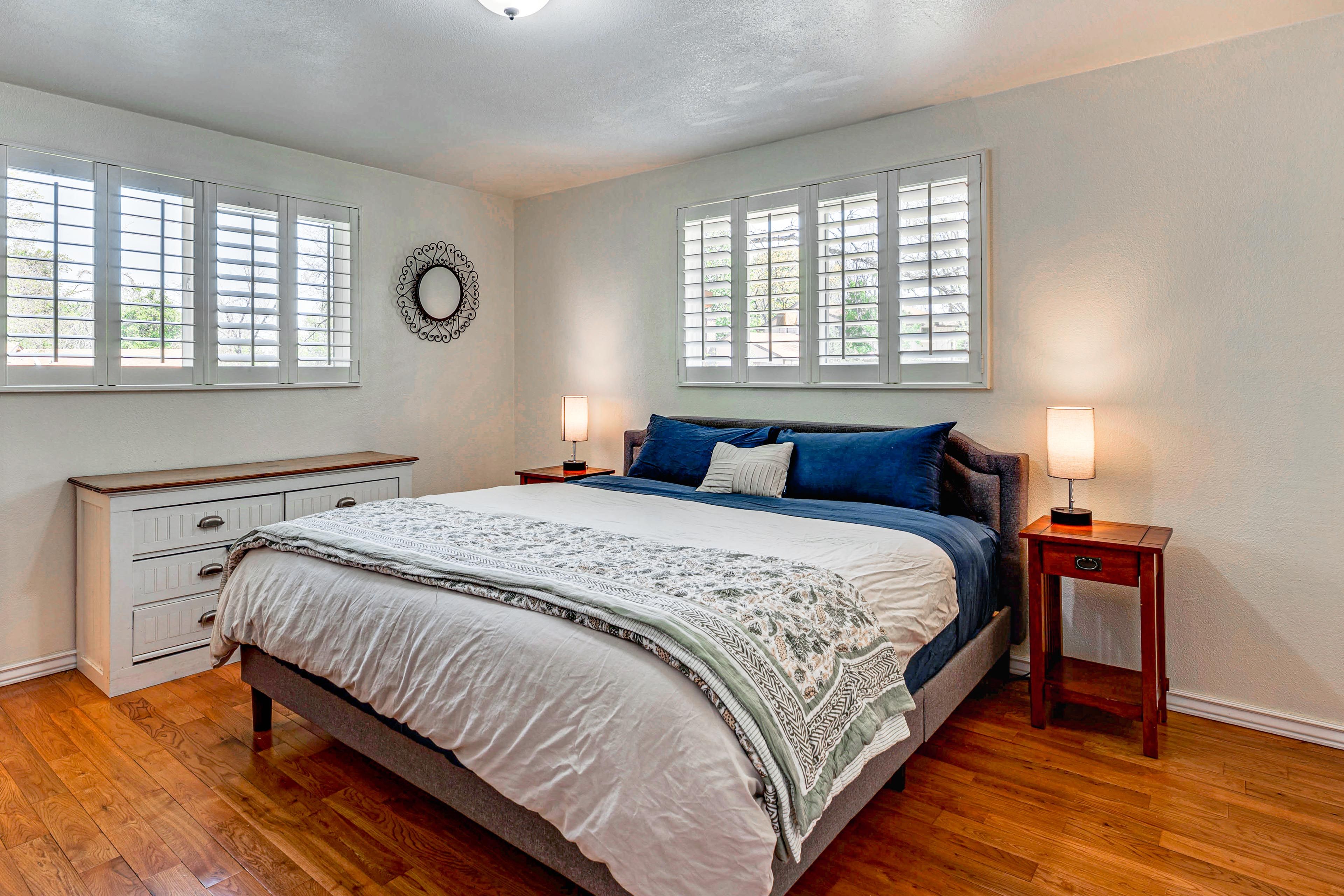 Bedroom 1 | King Bed