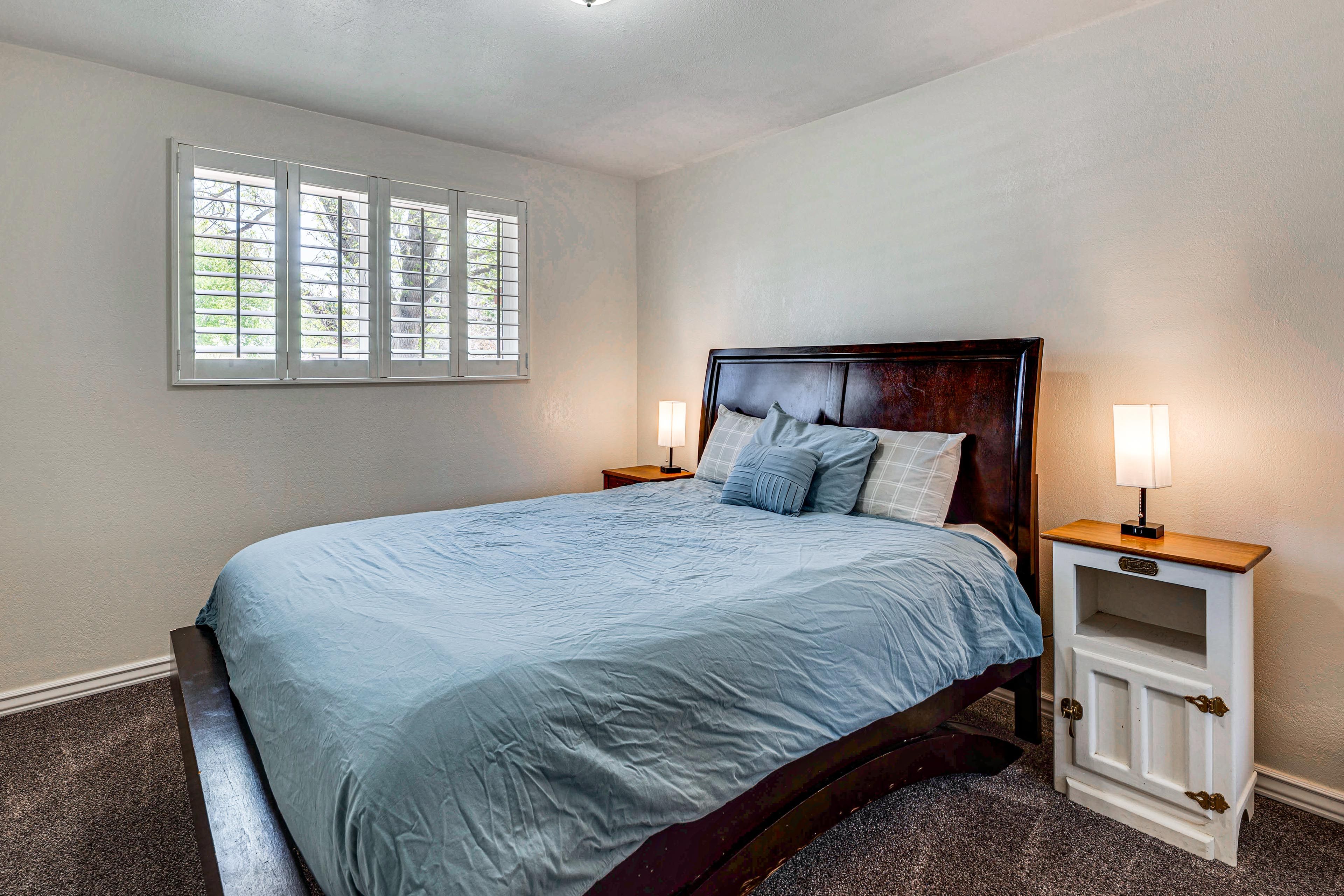 Bedroom 2 | Queen Bed