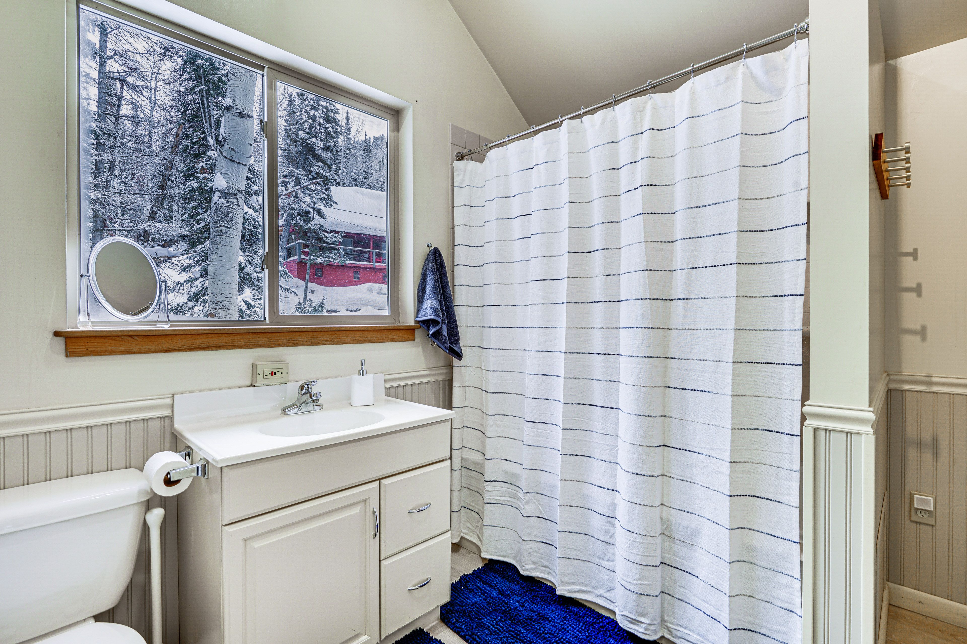 Full Bathroom | In-Unit Laundry | 2nd Floor