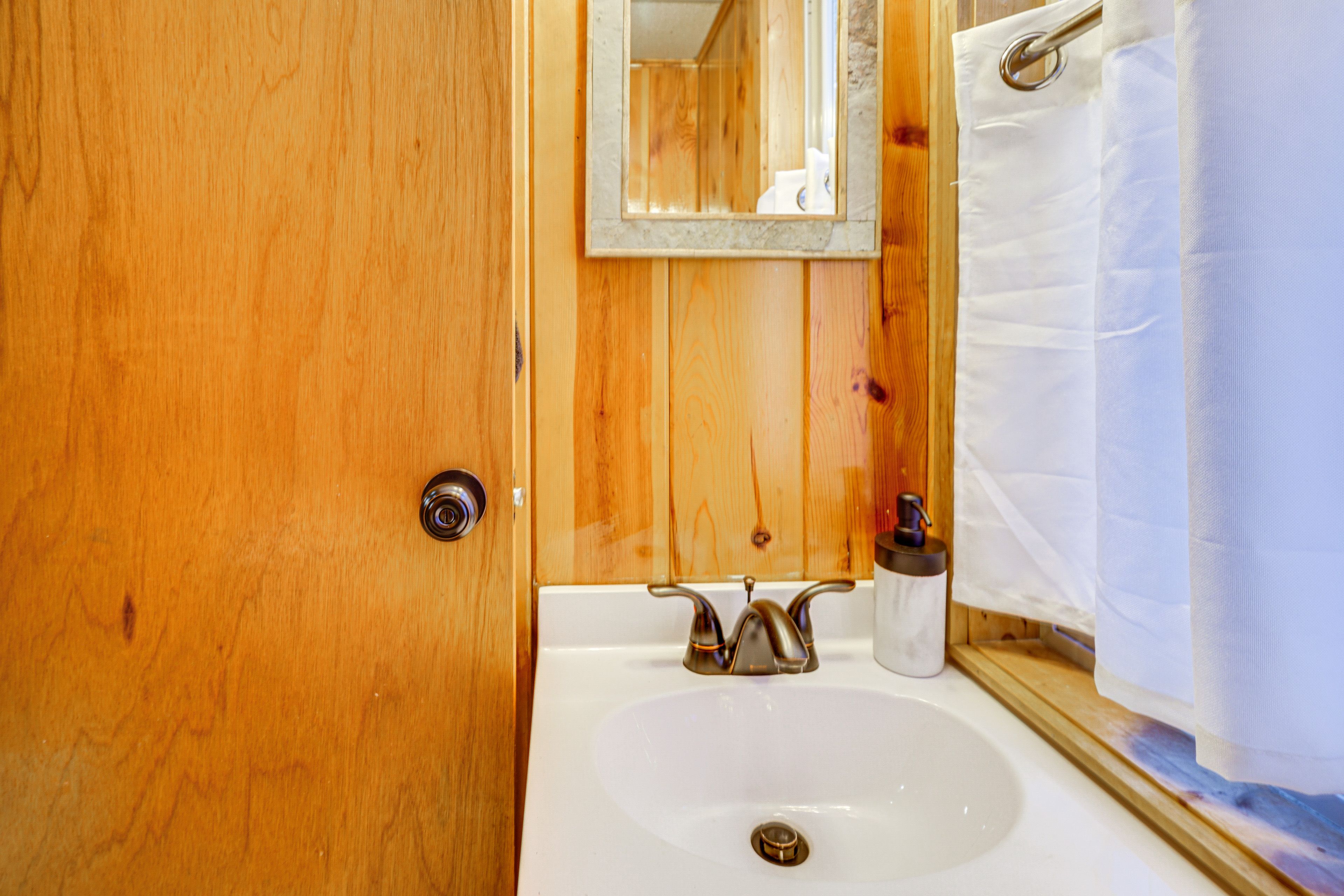 Half Bathroom | 1st Floor