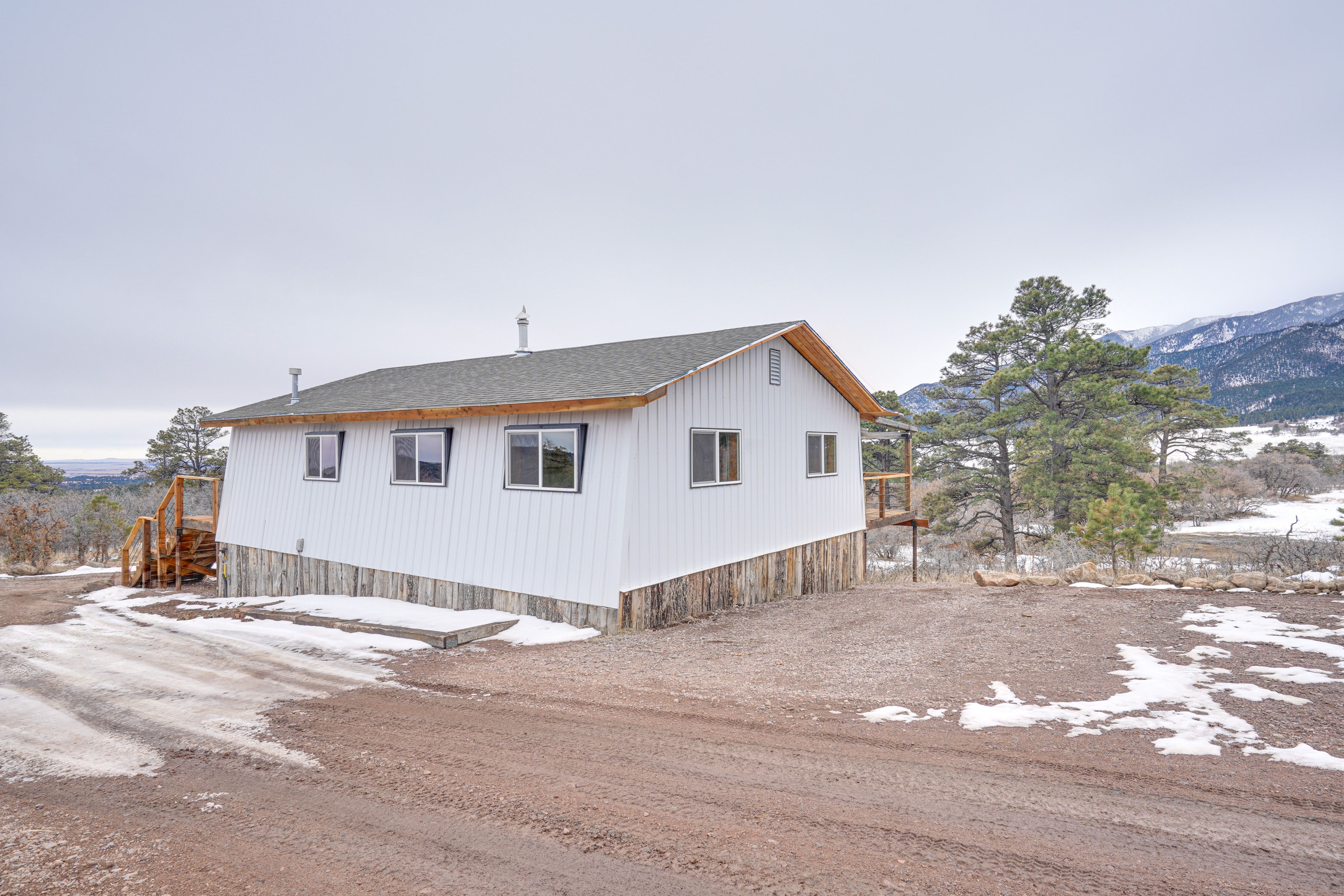 Parking | Driveway (6 Vehicles) | RV + Trailer Parking Allowed (2 Spaces)