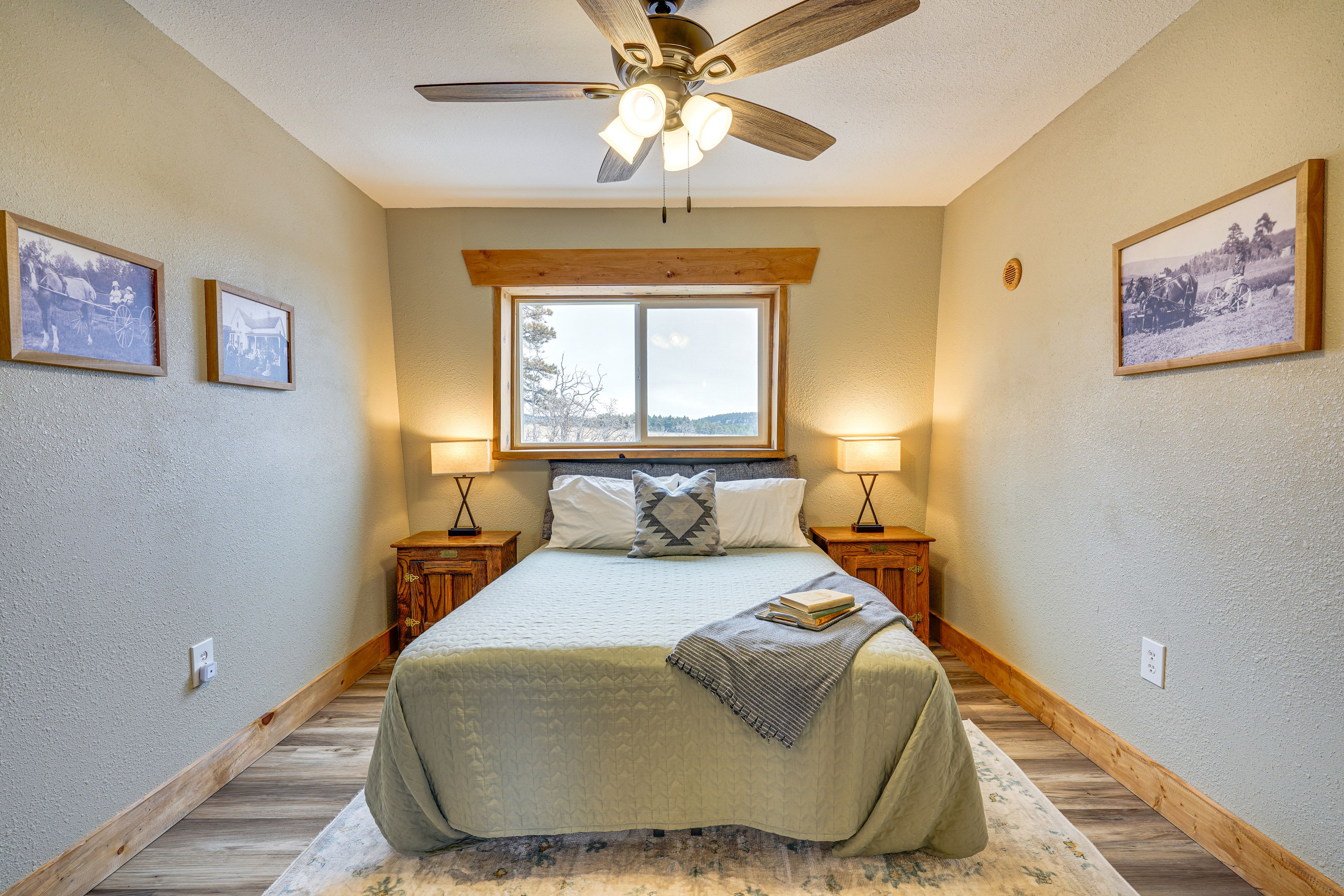 Bedroom 3 | Queen Bed | Crib