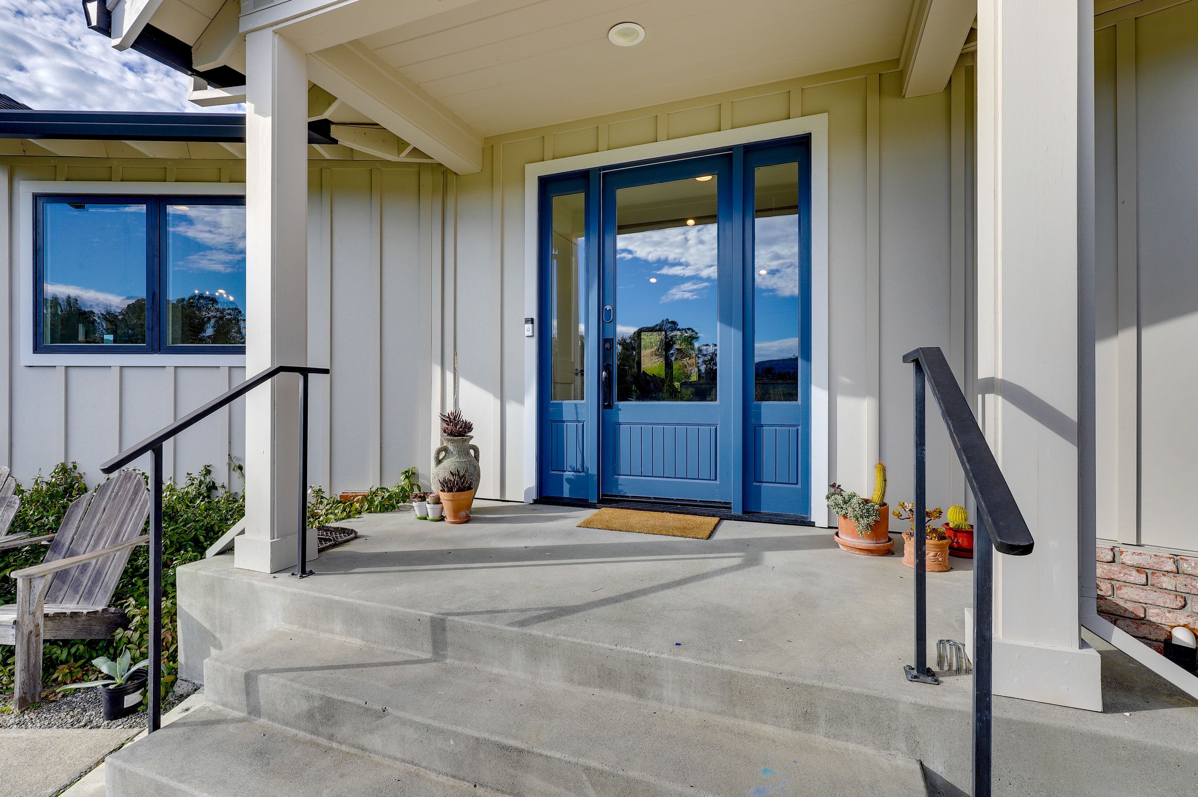 Front Entrance | Garage (2 Vehicles) | Driveway (5 Vehicles)