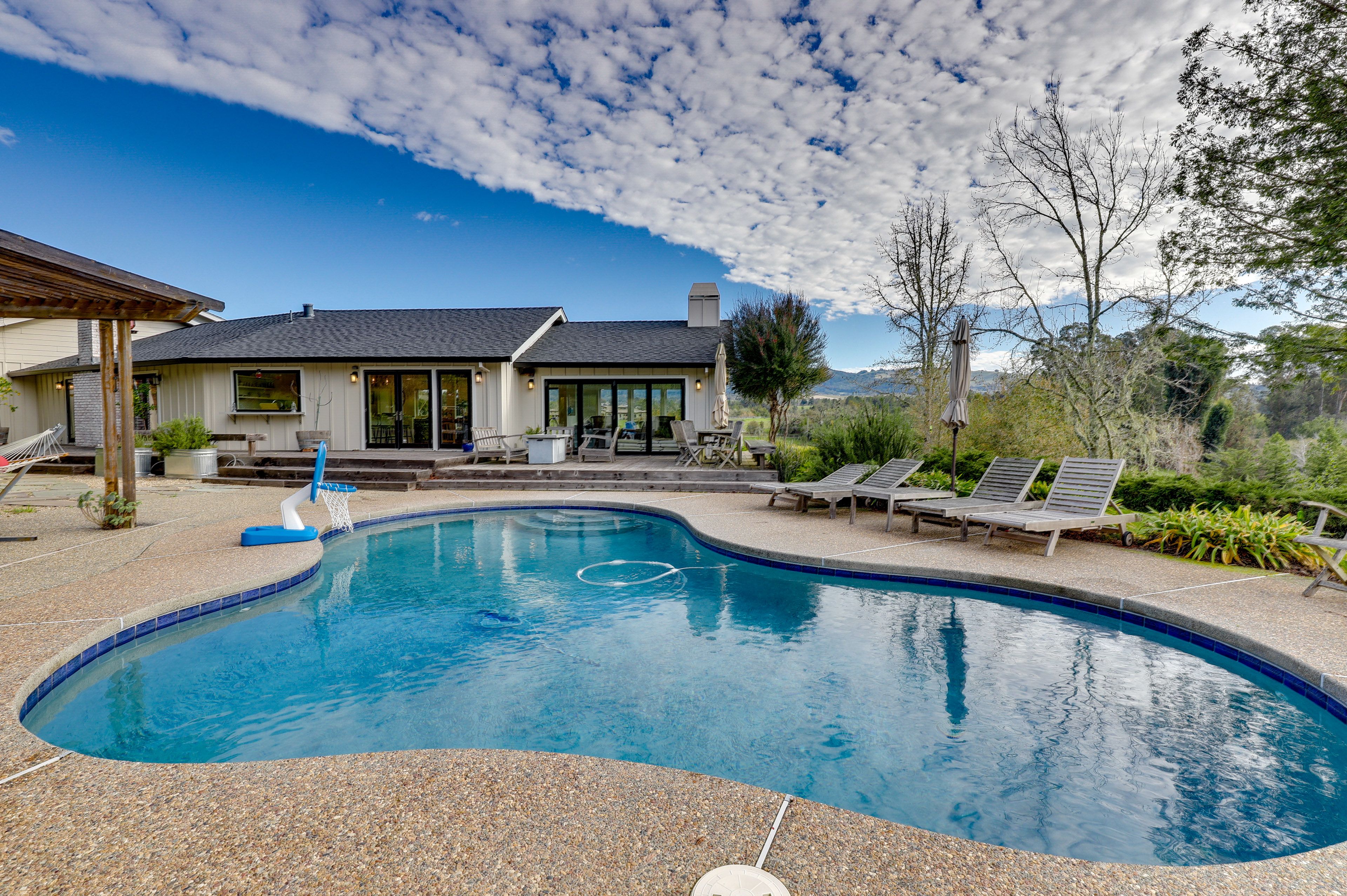 Santa Rosa Vacation Rental | 4BR | 3.5BA | 3,842 Sq Ft | Stairs Required