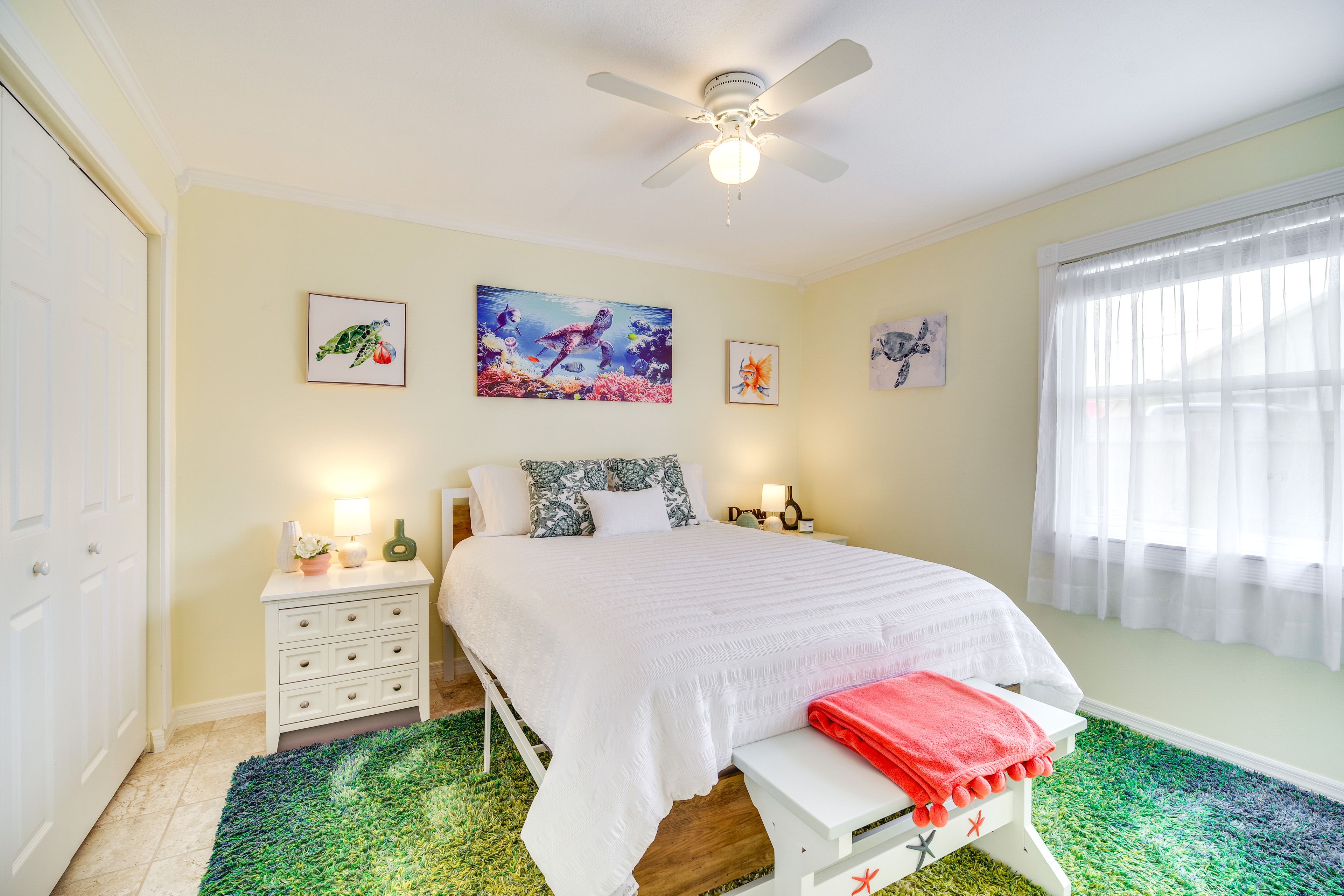Bedroom 2 | Queen Bed | Smart TV