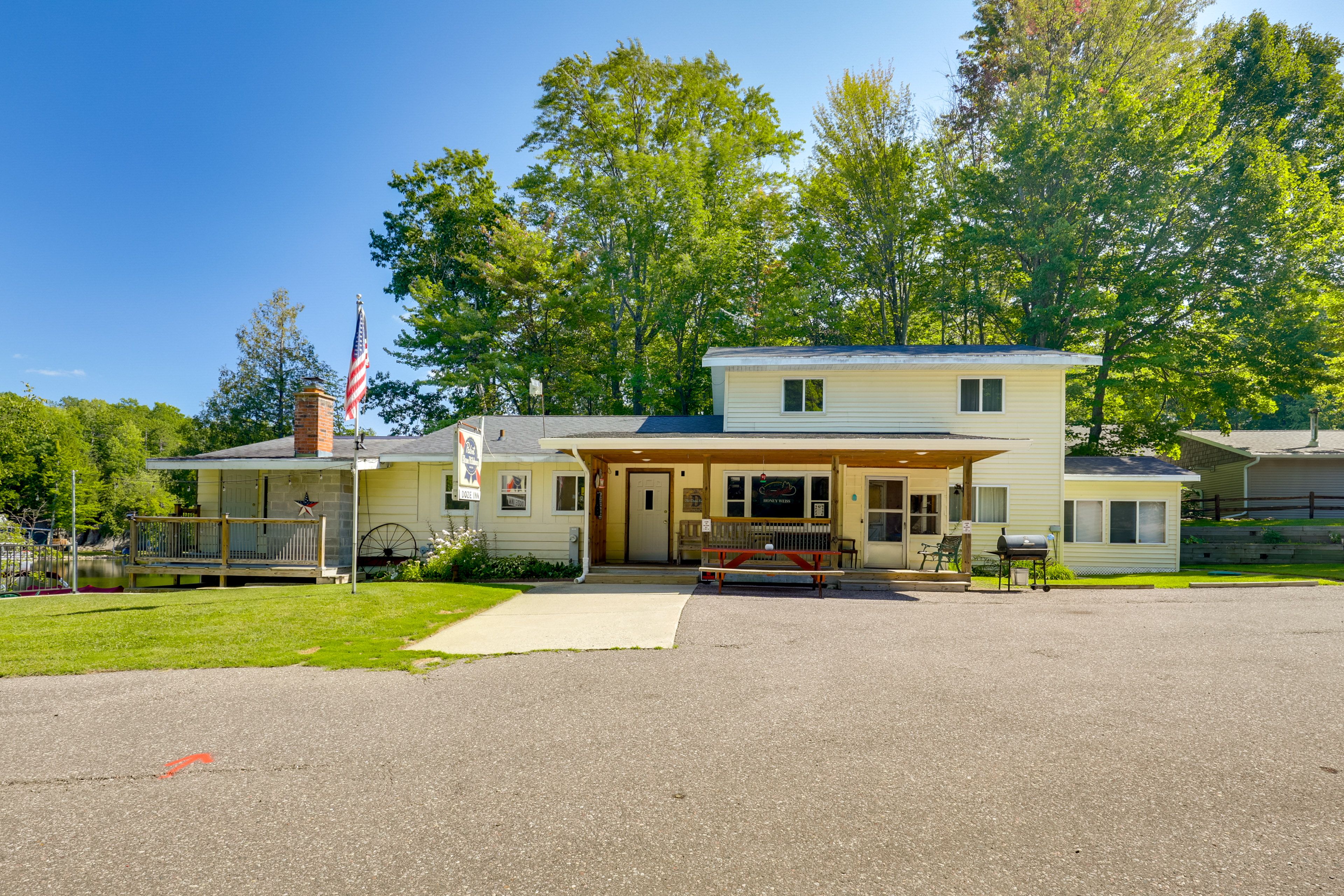 2-Story House | Self Check-In | On-Site Dock & Lake Access