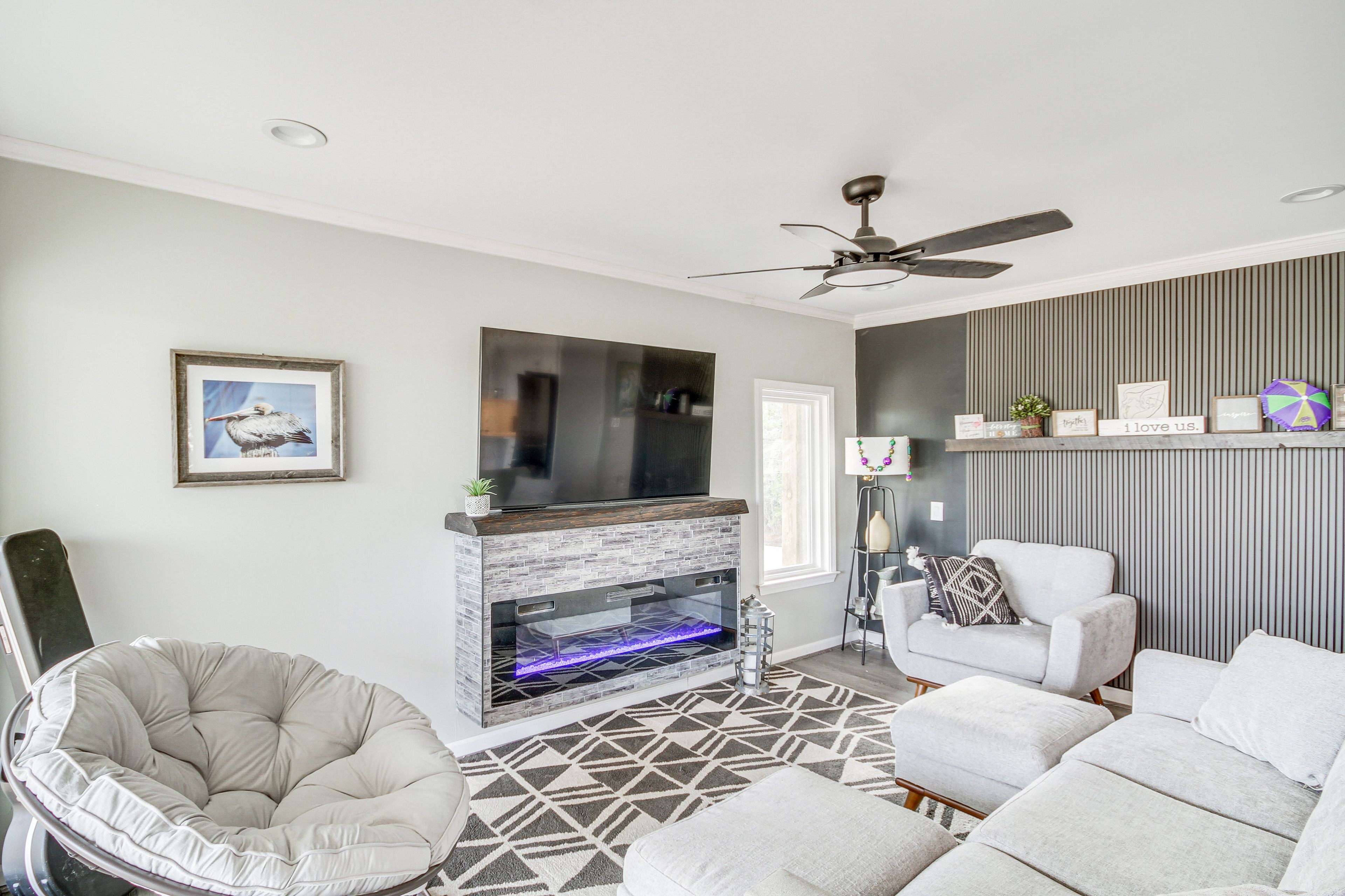 Living Room | Full Murphy Bed | Electric Fireplace | Smart TV | Free WiFi