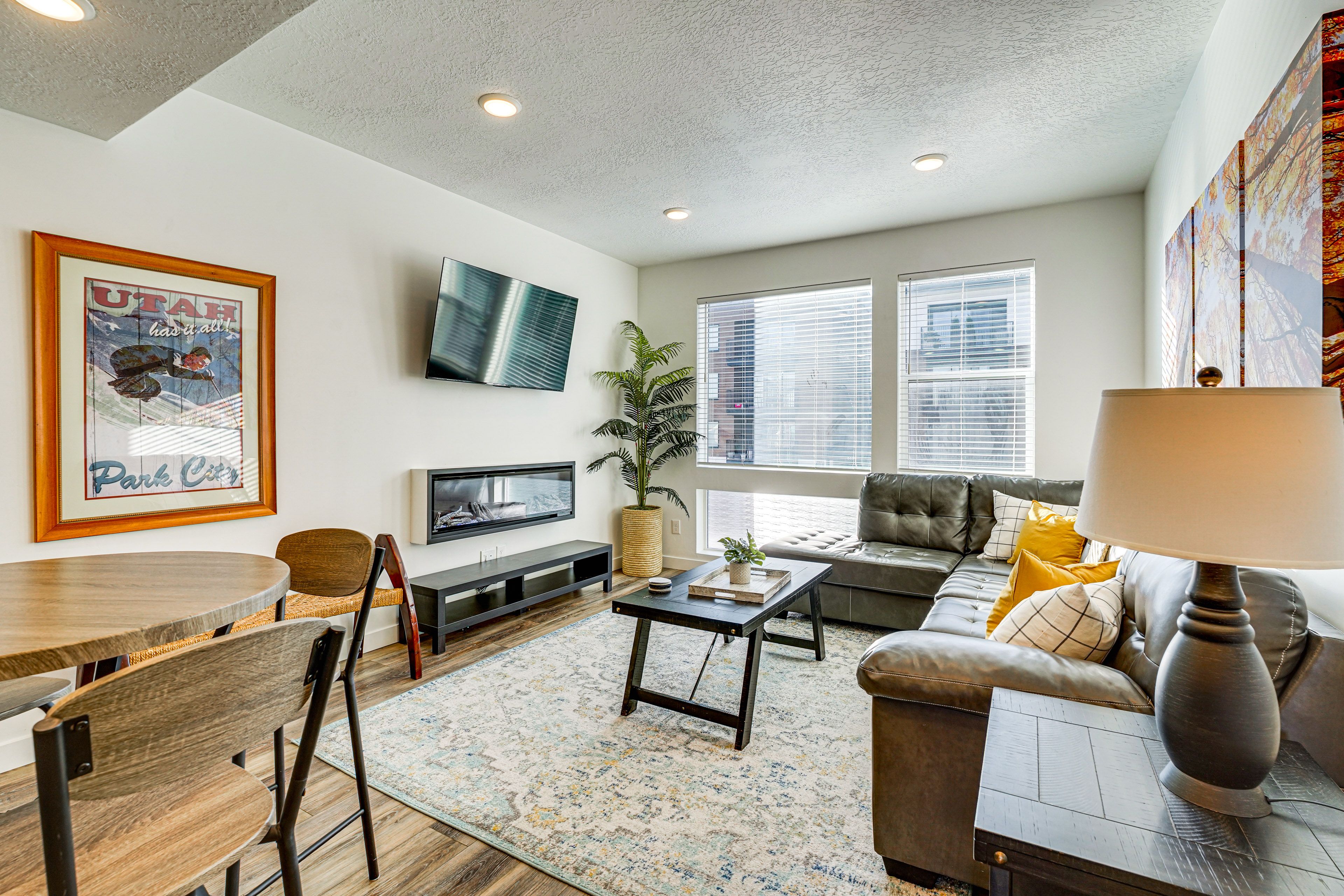 Living Room | 2nd Floor | Free WiFi | Smart TV