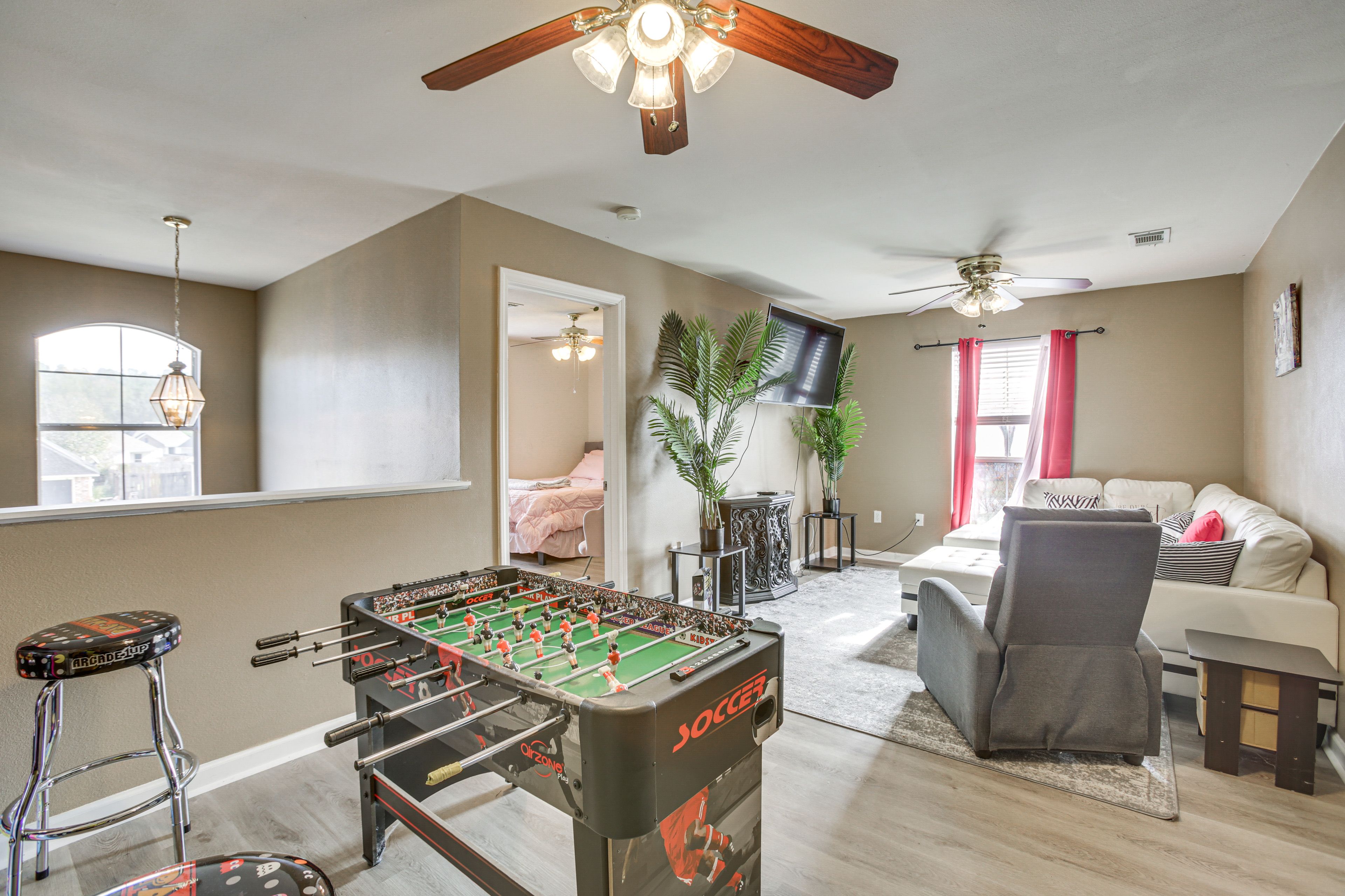 Game Room/Loft | 2nd Floor | Smart TV
