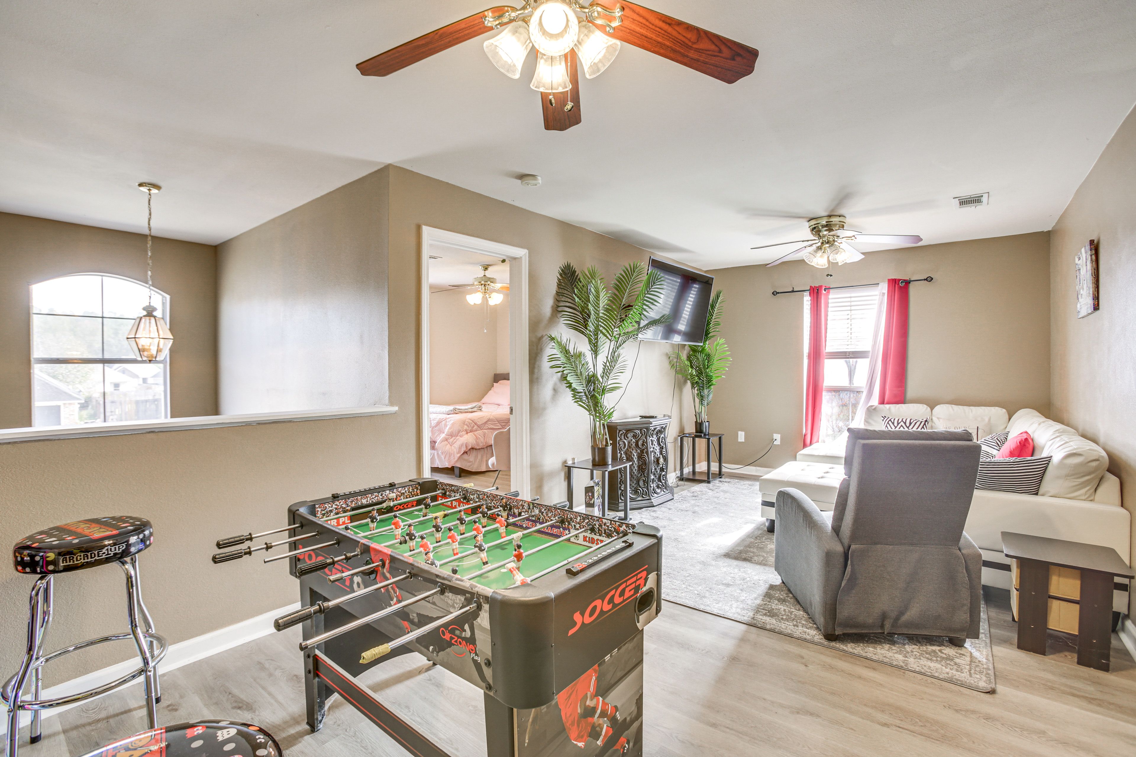 Game Room/Loft | 2nd Floor | Smart TV