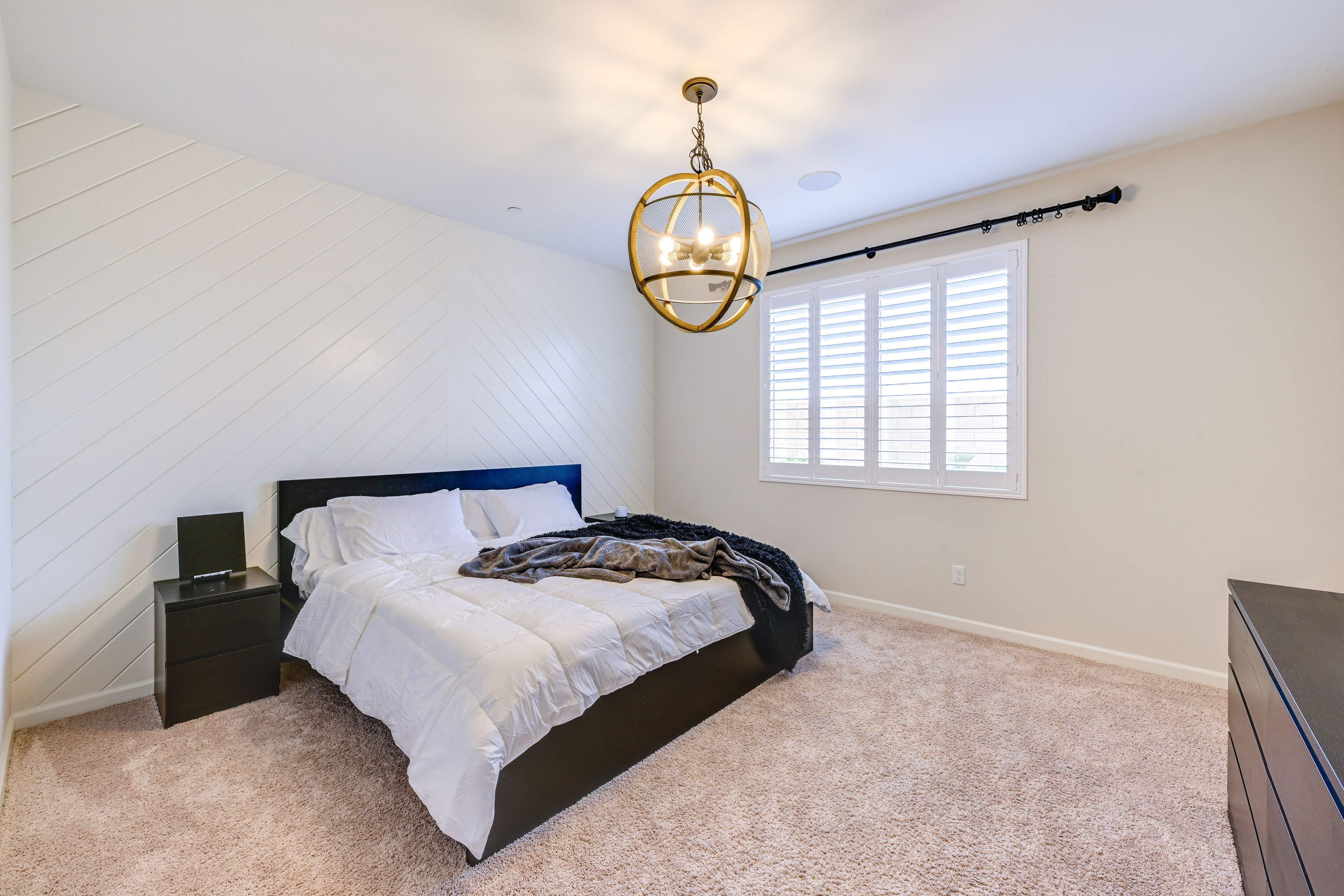 Bedroom 1 | California King Bed