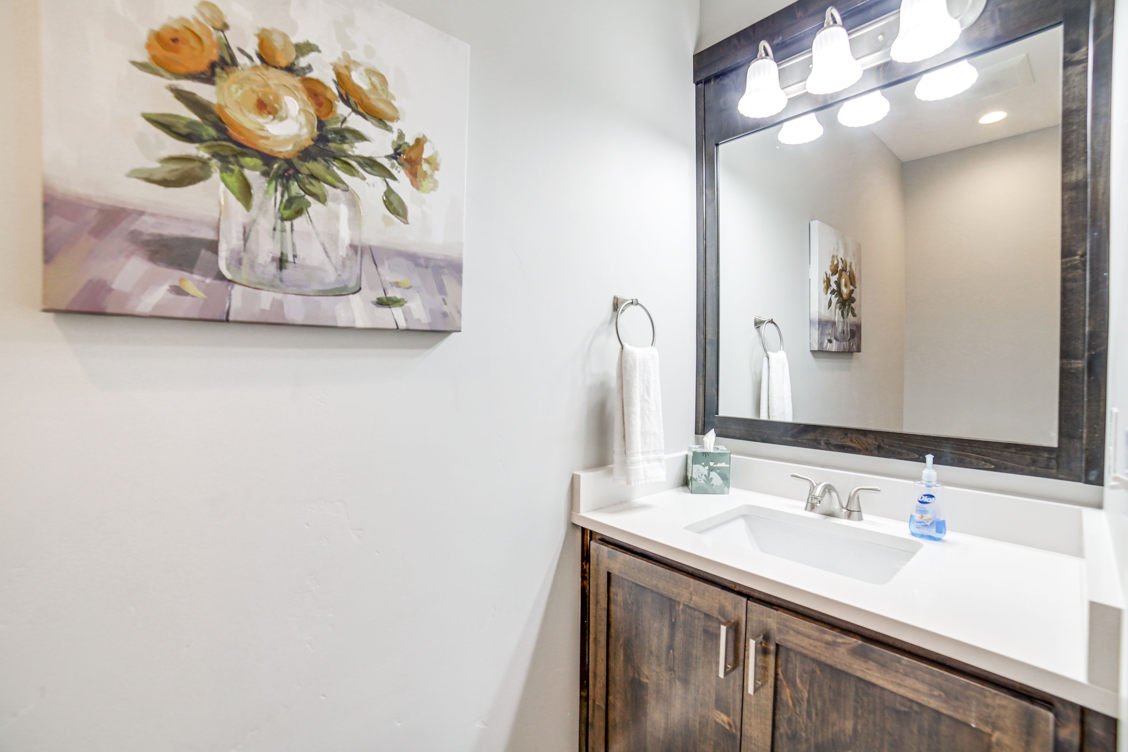 Half Bathroom | Main Level