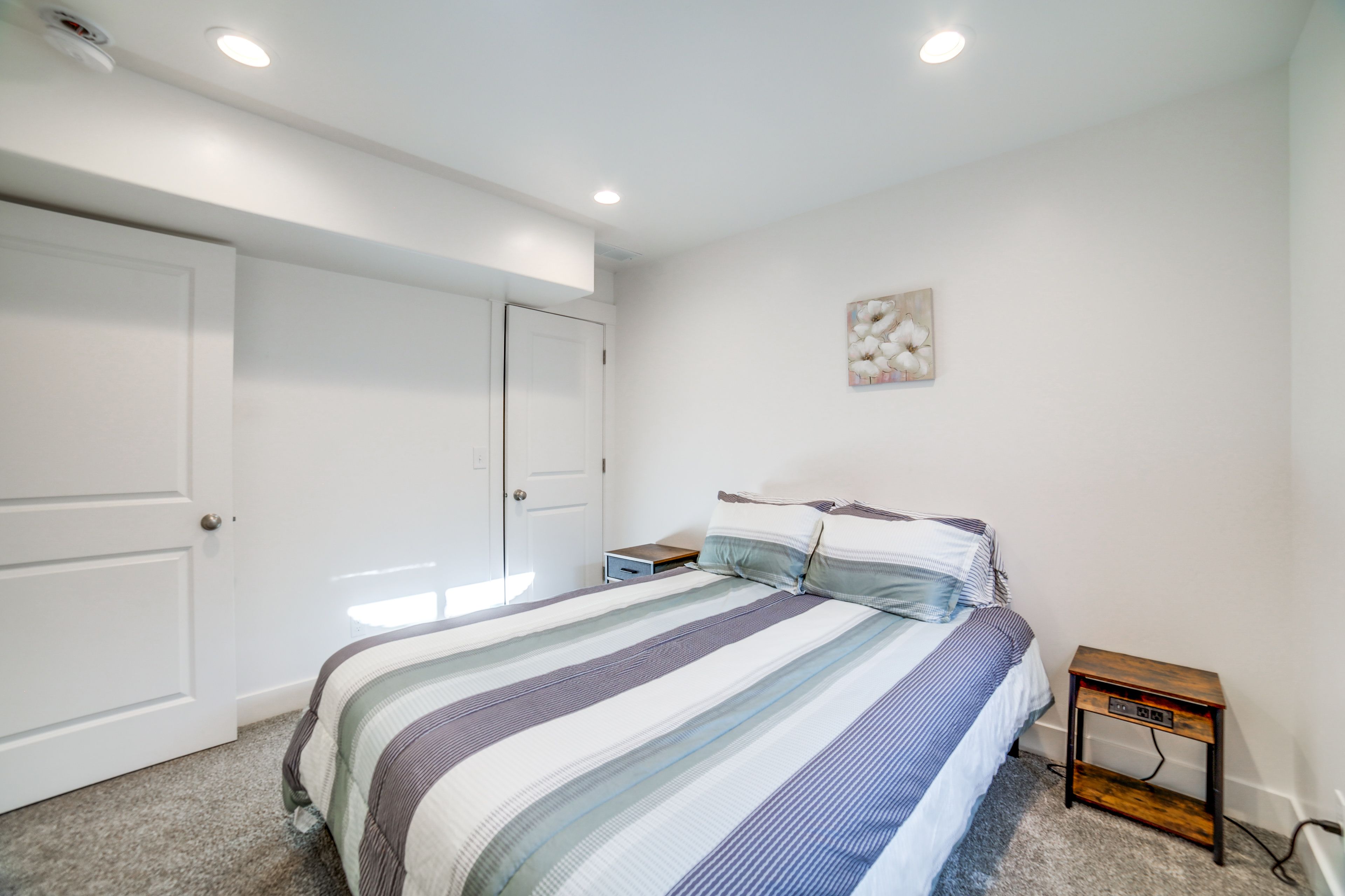 Bedroom 4 | Basement Level | Queen Bed