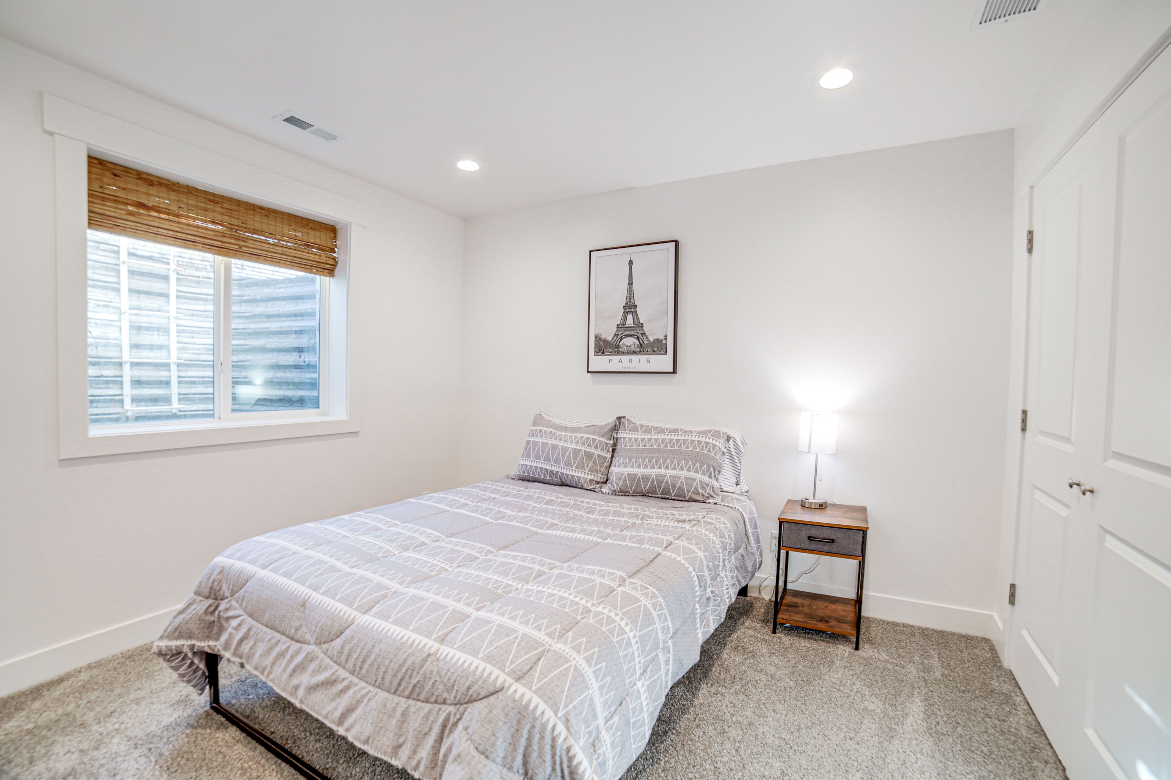 Bedroom 3 | Basement Level | Queen Bed