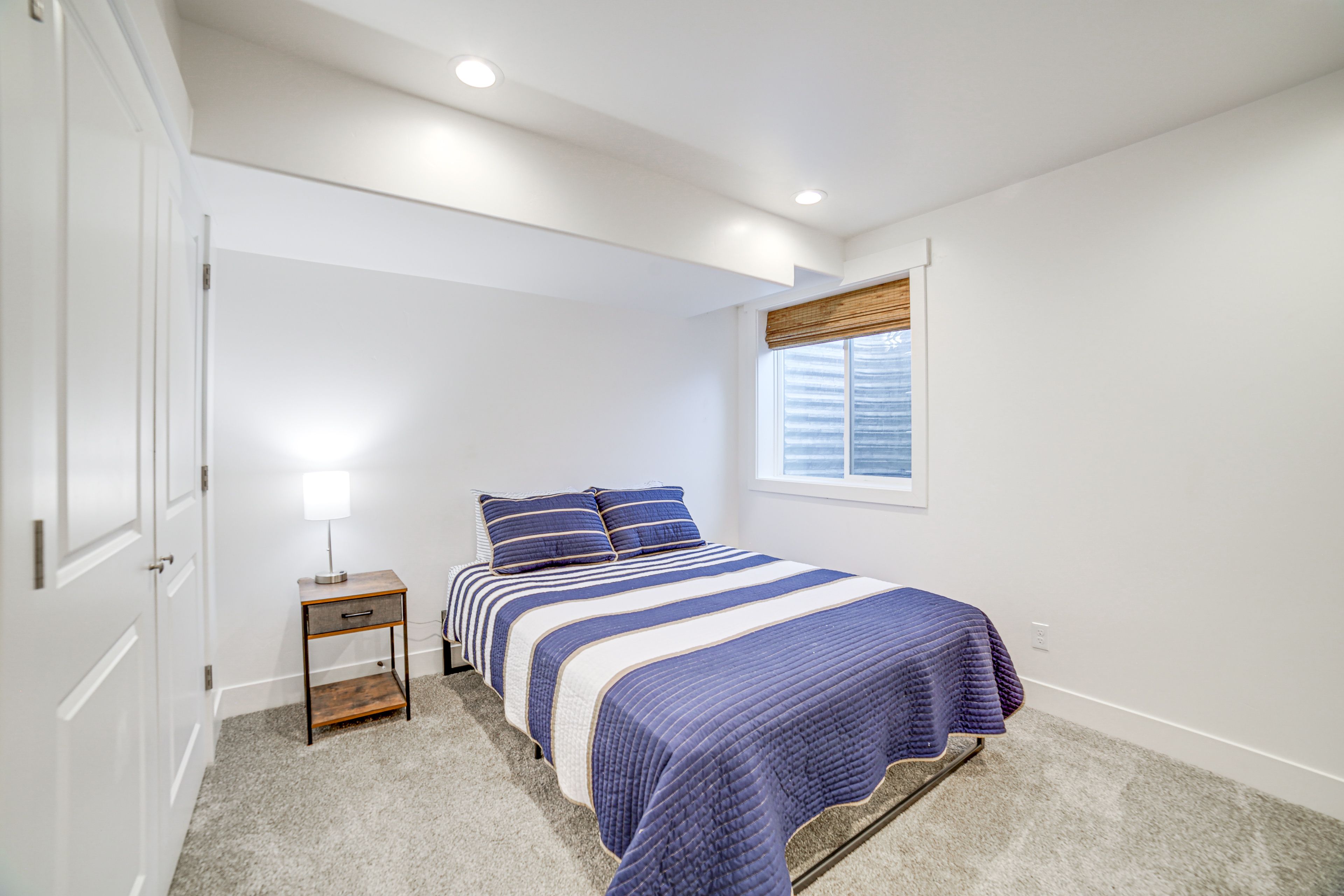 Bedroom 2 | Basement Level | Queen Bed
