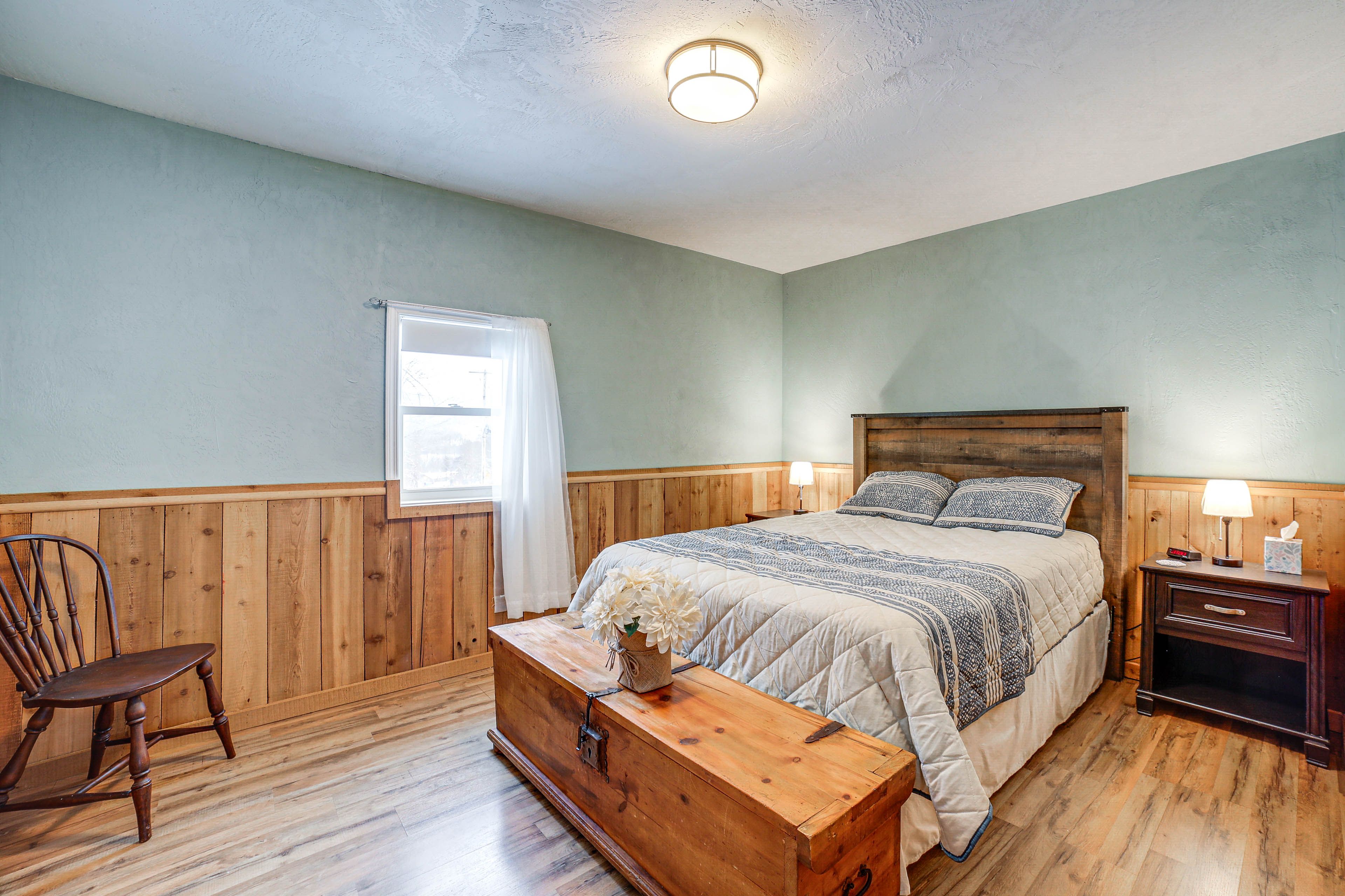 Bedroom 1 | Queen Bed | Linens Provided
